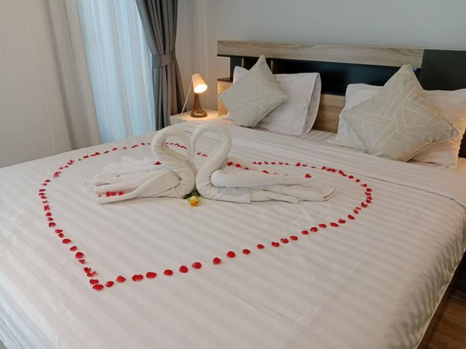 Villa Bangtao 2 Bedroom Corner Pool Access Phuket *