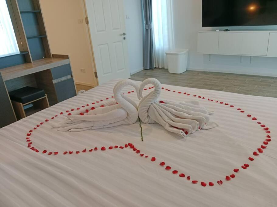 Bangtao 2 Bedroom Corner Pool Access Phuket Ban Pak Lak
