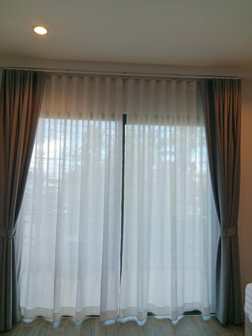 Villa Bangtao 2 Bedroom Corner Pool Access Phuket Ban Pak Lak