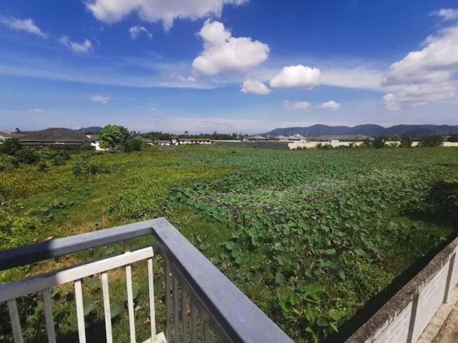 Villa Bangtao 2 Bedroom Corner Pool Access Phuket *