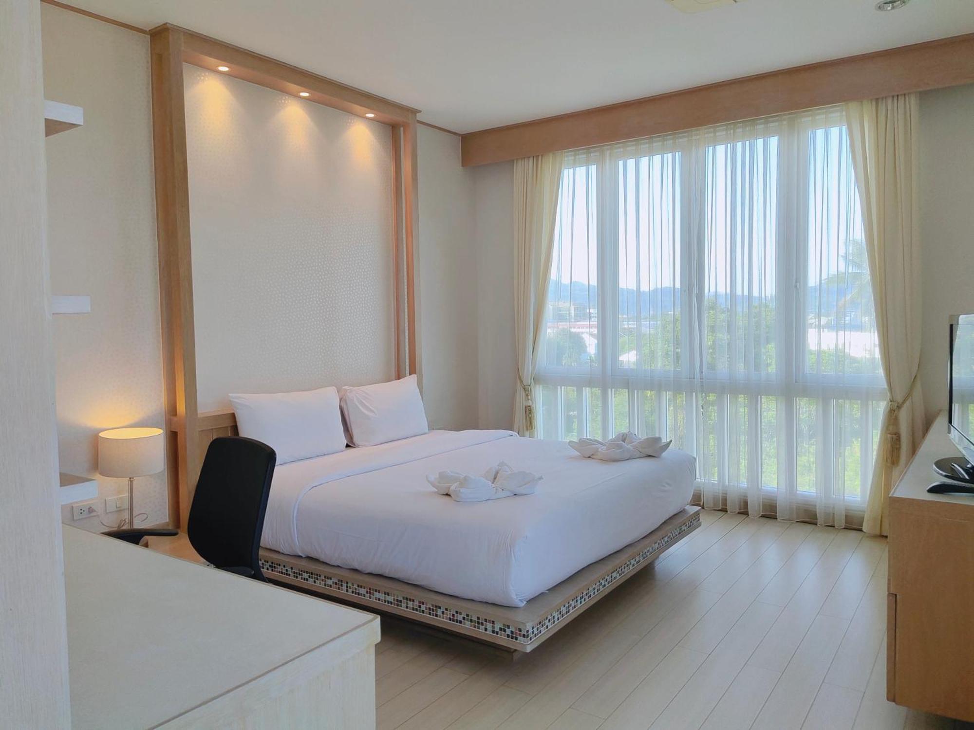Ratana Chalong 4*