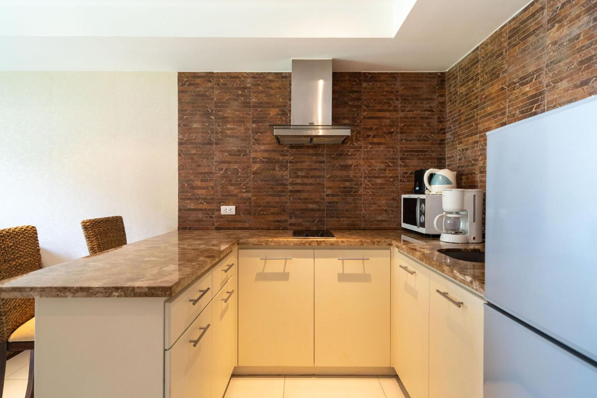 Mountain View Apt, High Speed Internet - 1br-karon Apartment *