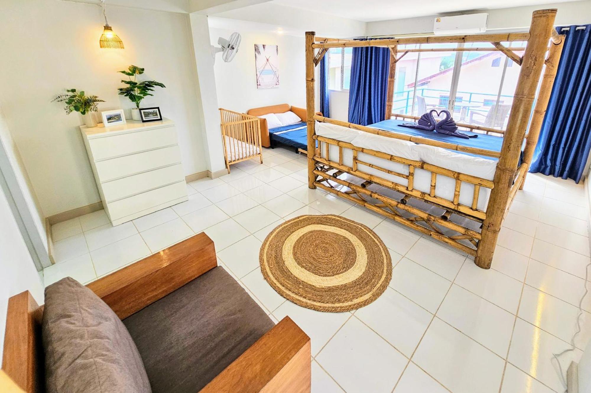 Front Queen's Castle - Kid Friendly, Like Royalty Apartment *