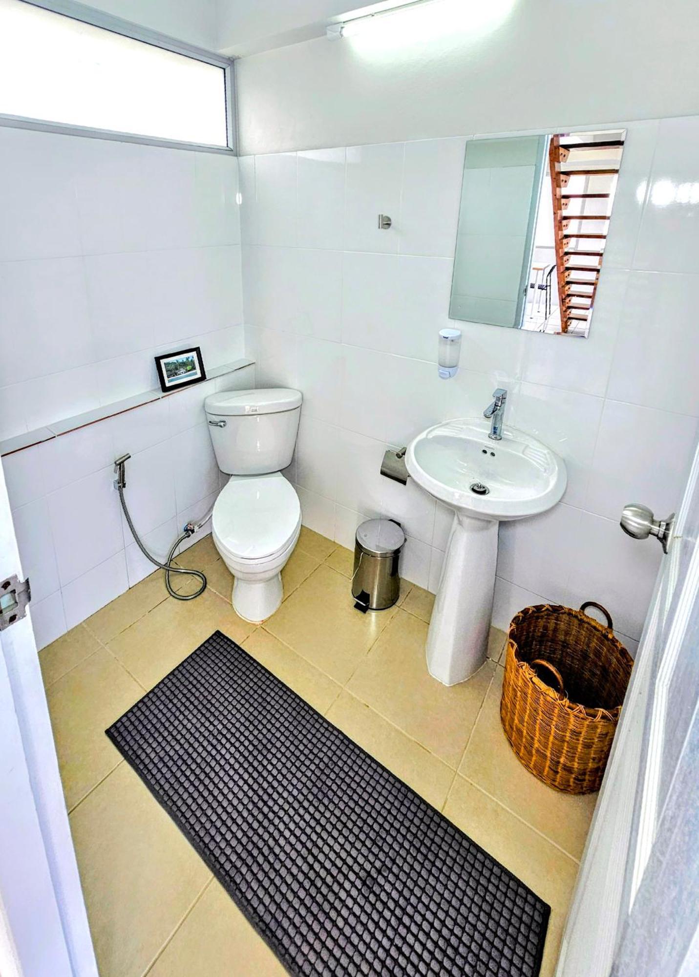 Apartment Front Queen's Castle - Kid Friendly, Like Royalty Ban Ao Makham