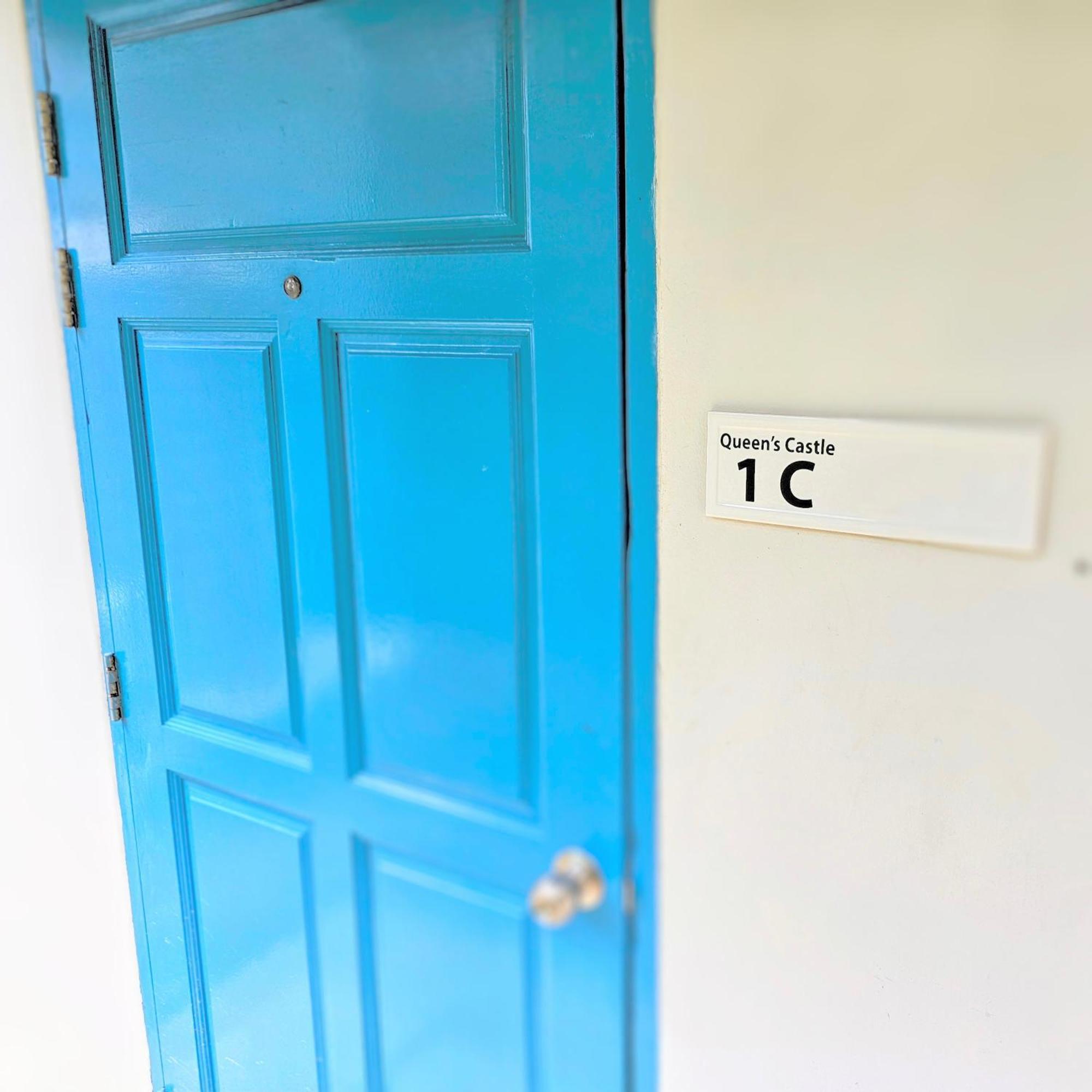 Front Queen's Castle - Kid Friendly, Like Royalty Apartment Ban Ao Makham