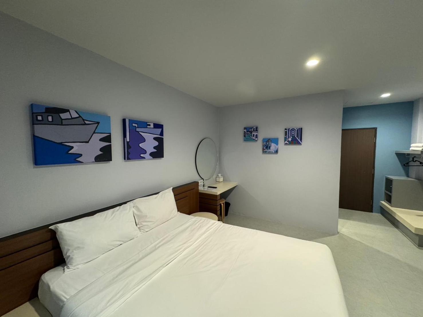 Siri Hotel *