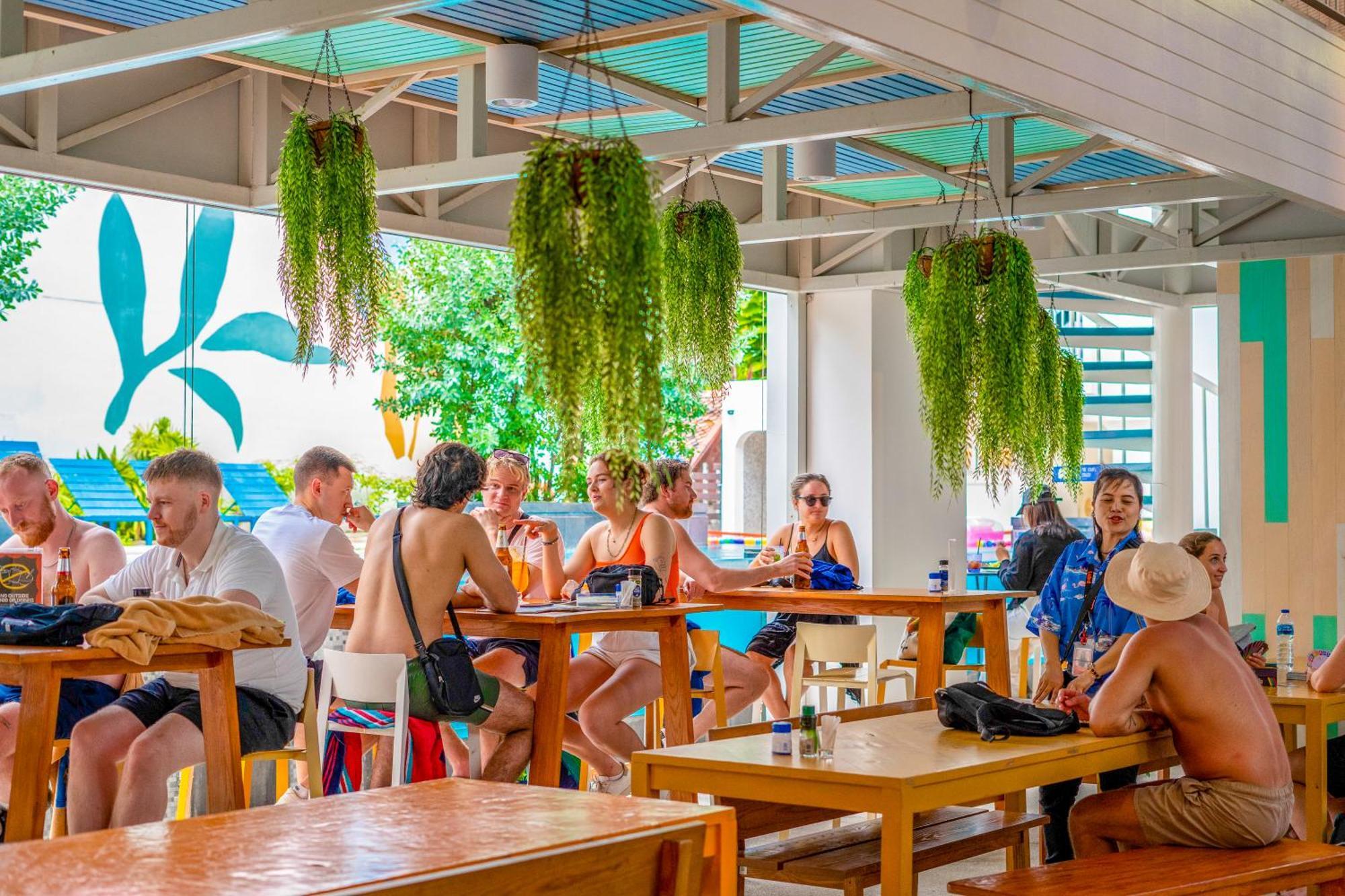 Lub D Phuket - Near & Vibrant Social Vibe Patong