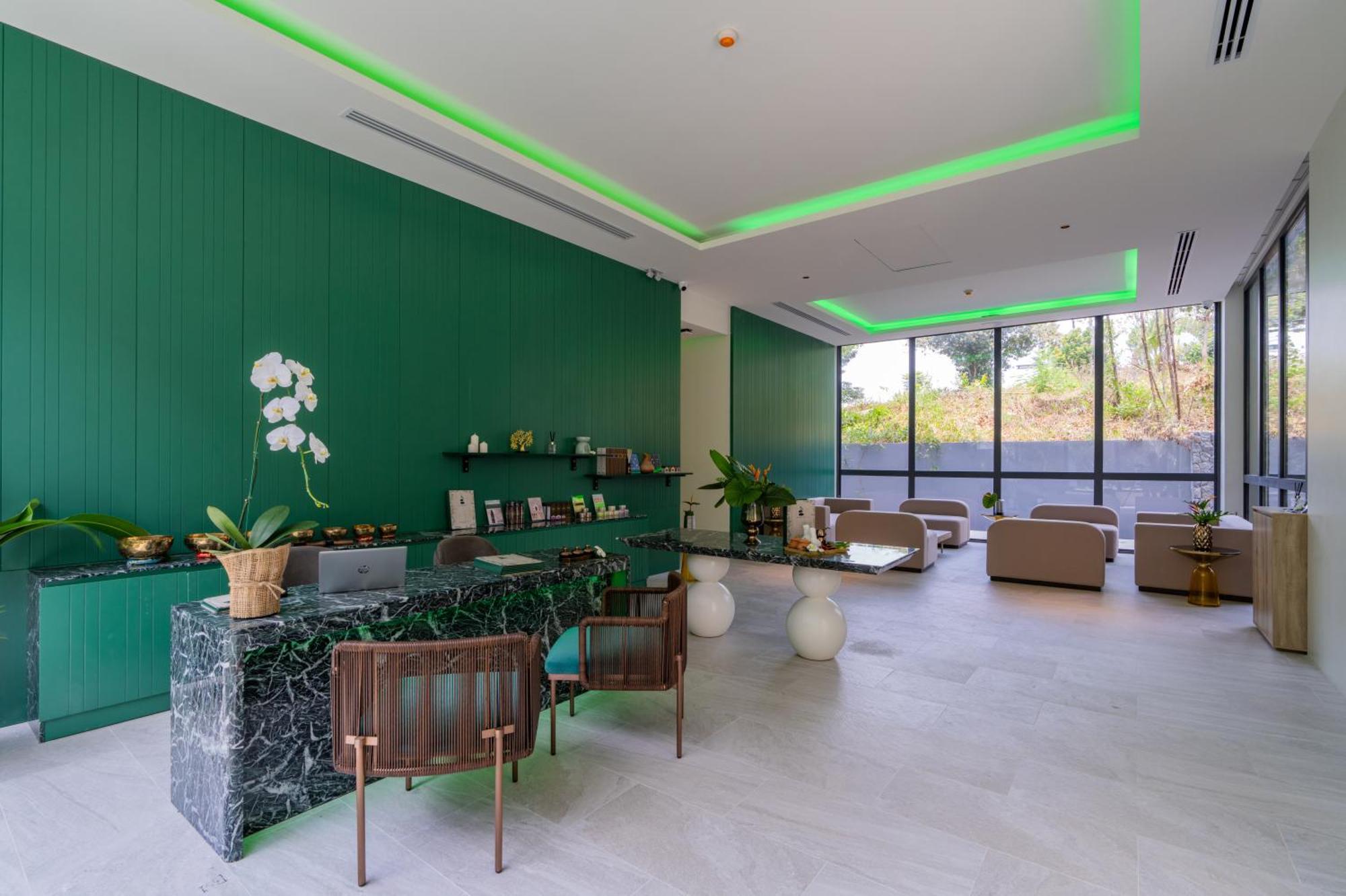 Hotel La And