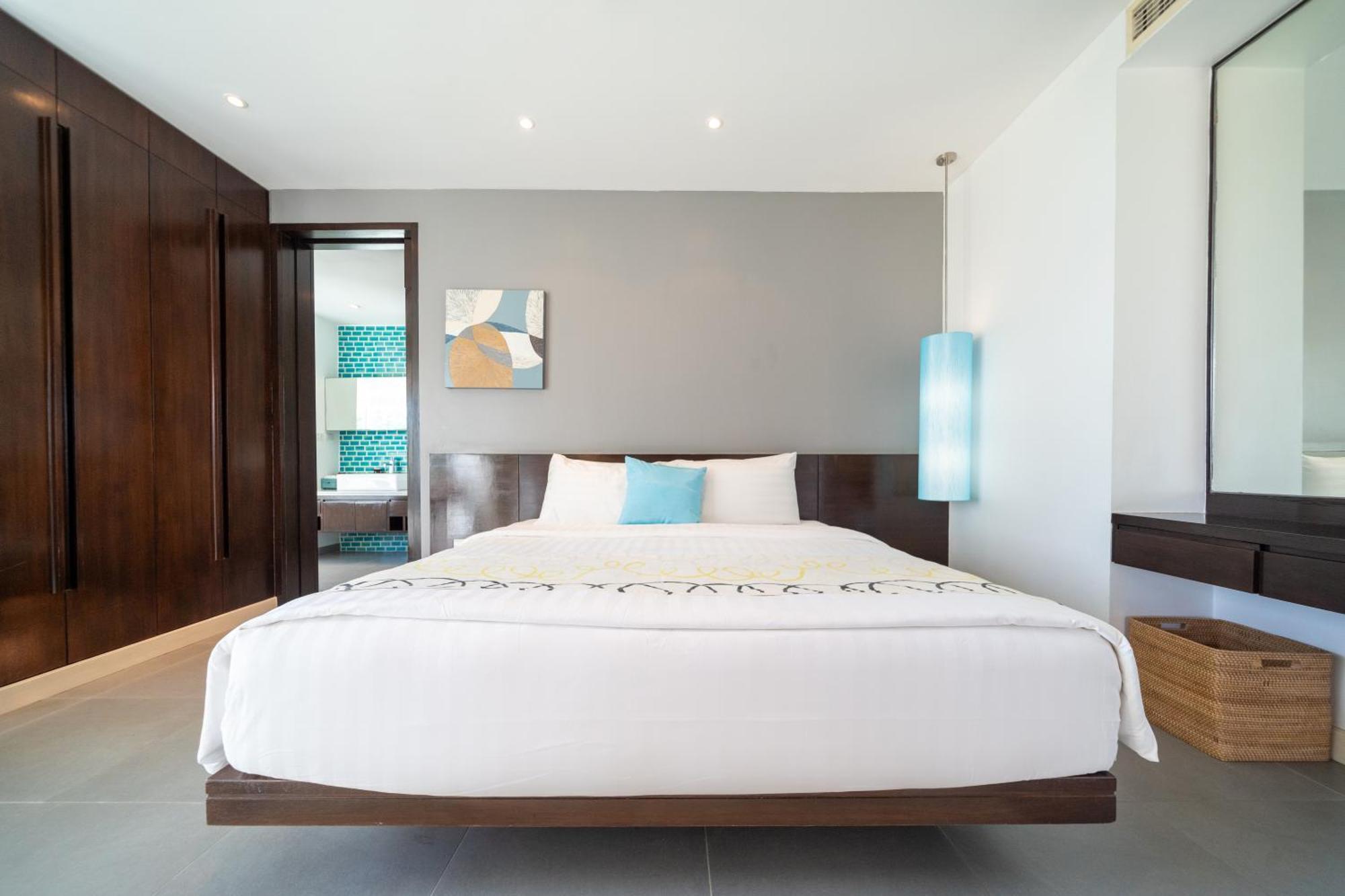 Beachfront 703 *