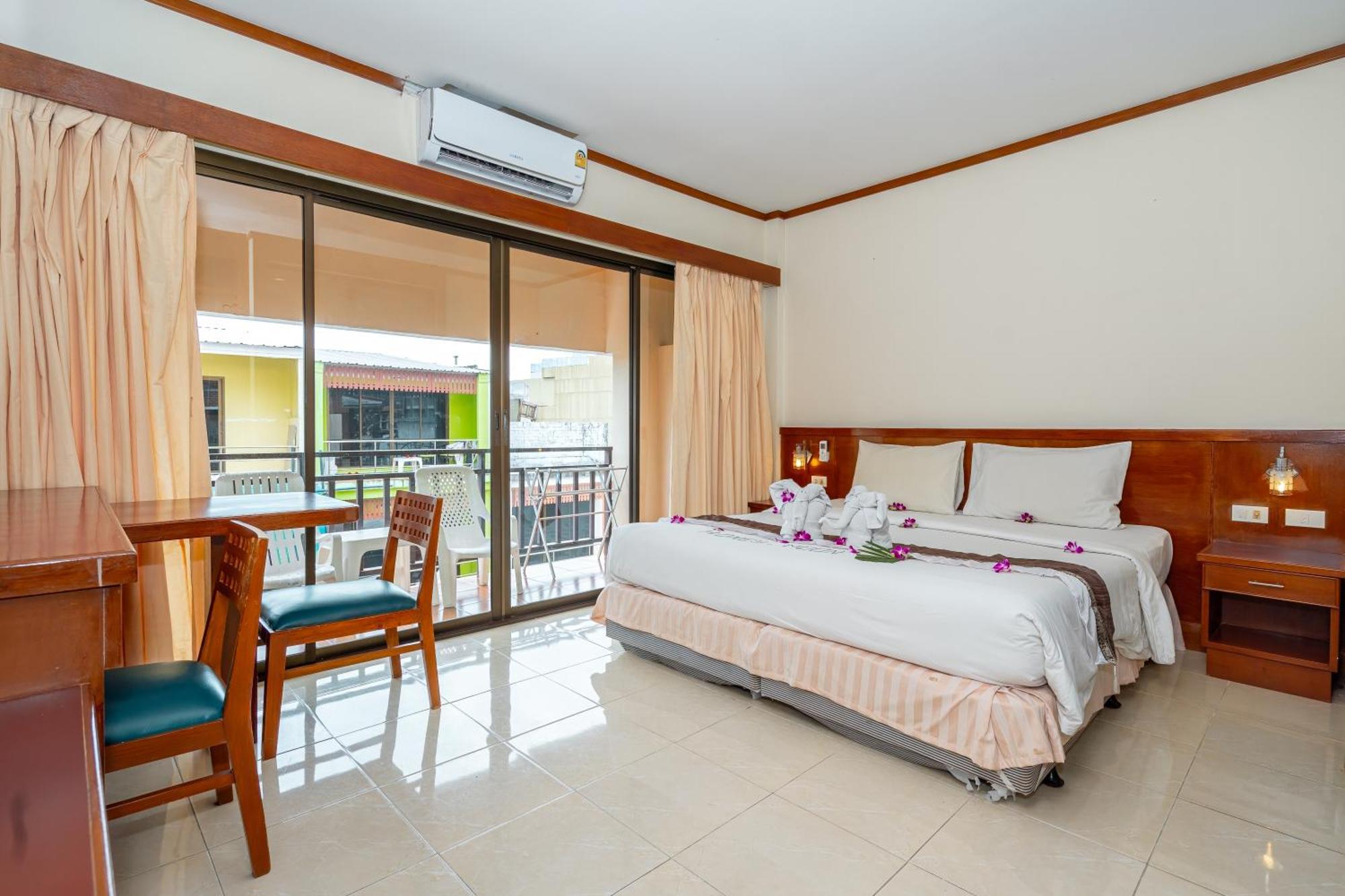 Hotel Outdoor 3*