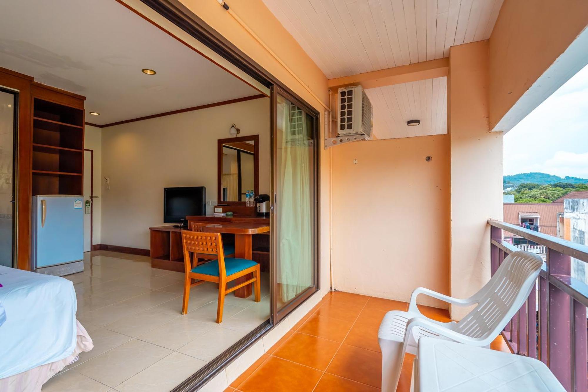 Outdoor Hotel