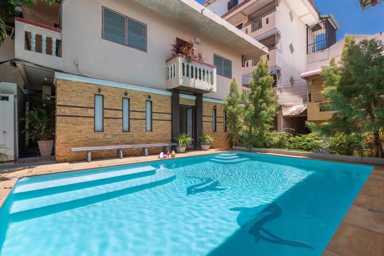 Hotel Centre Point Nanai