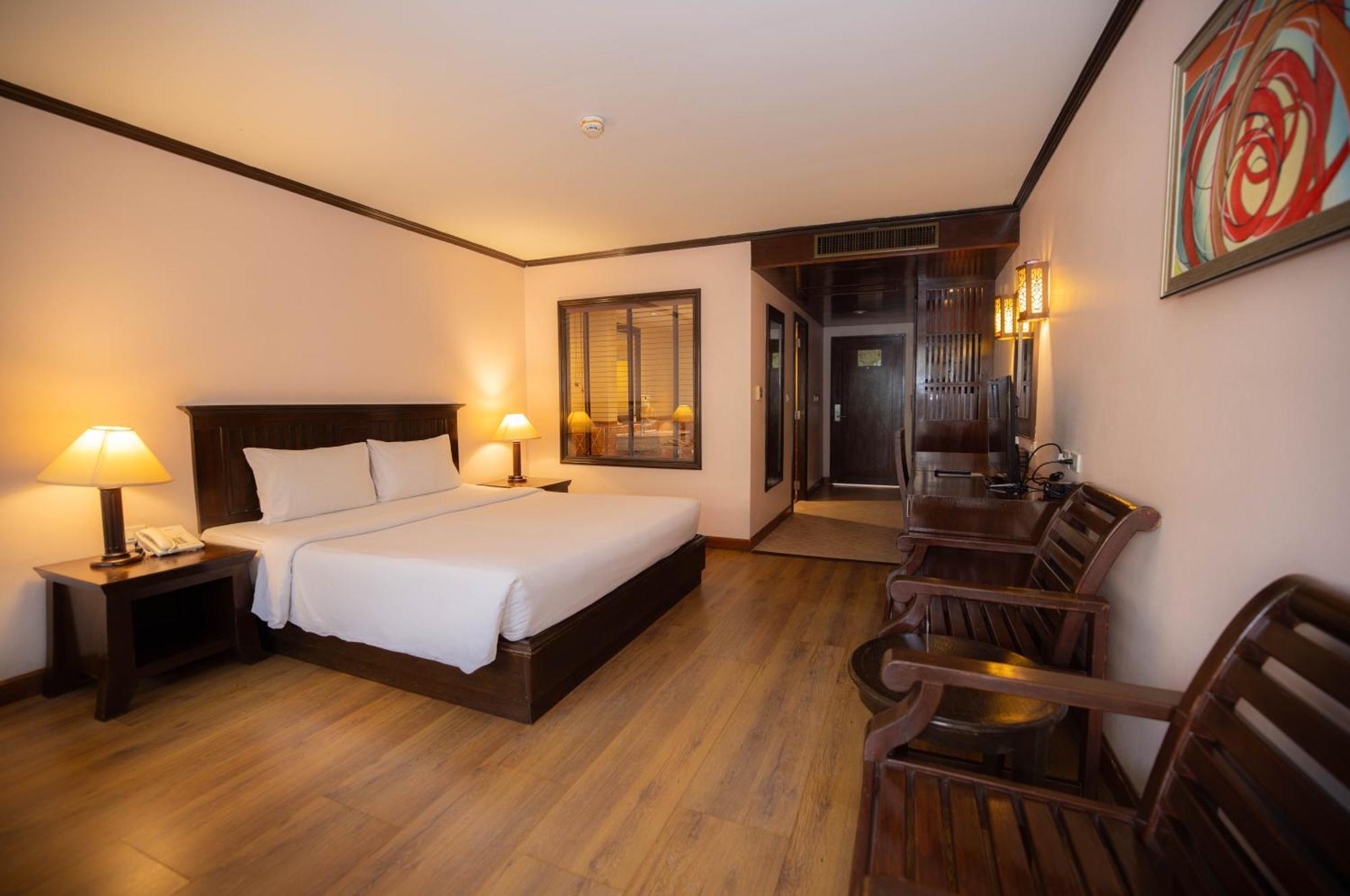 Hotel Baumanburi 4*
