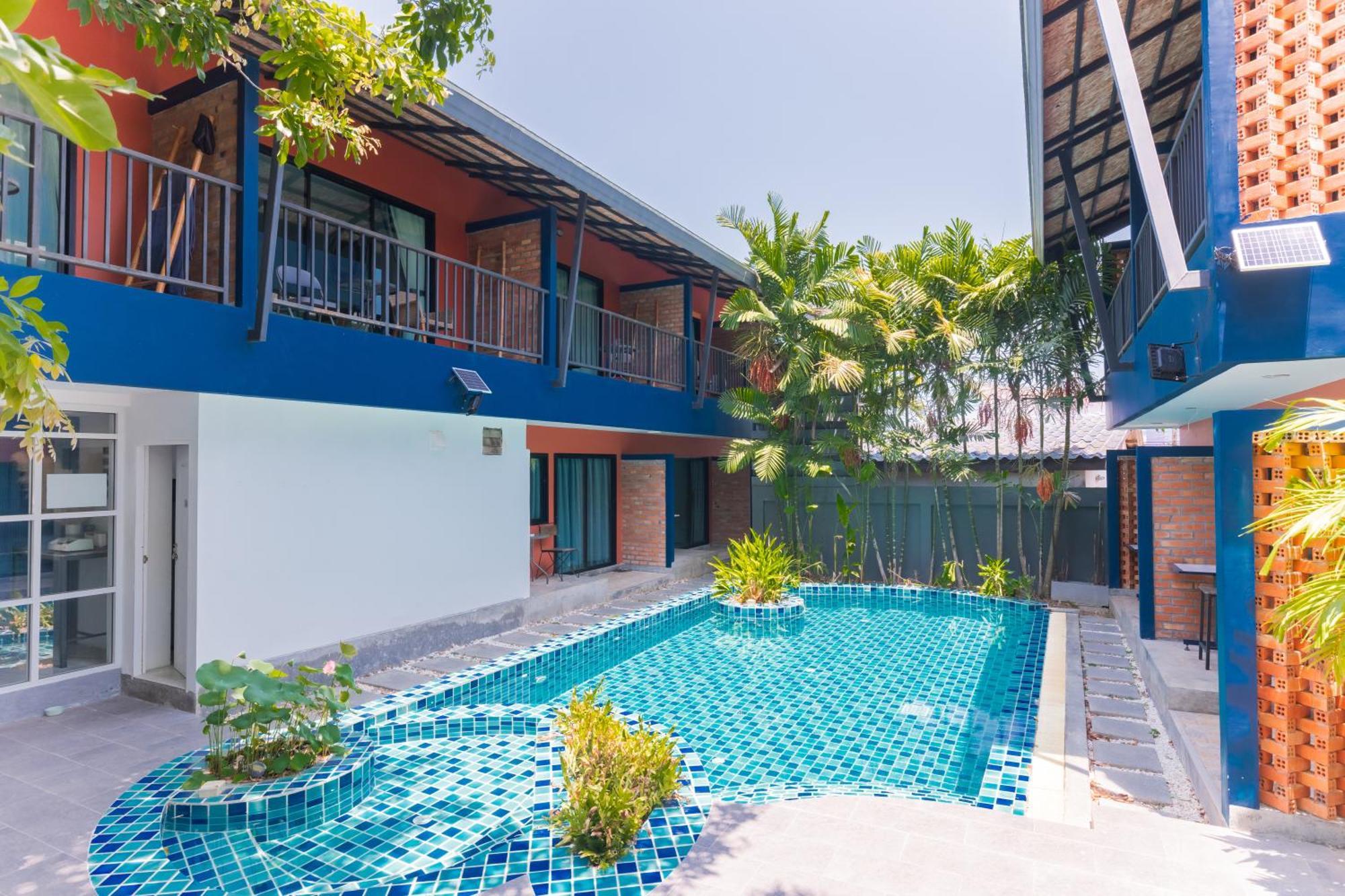 Kraam Silhouette And Cafe Phuket Hotel Chalong