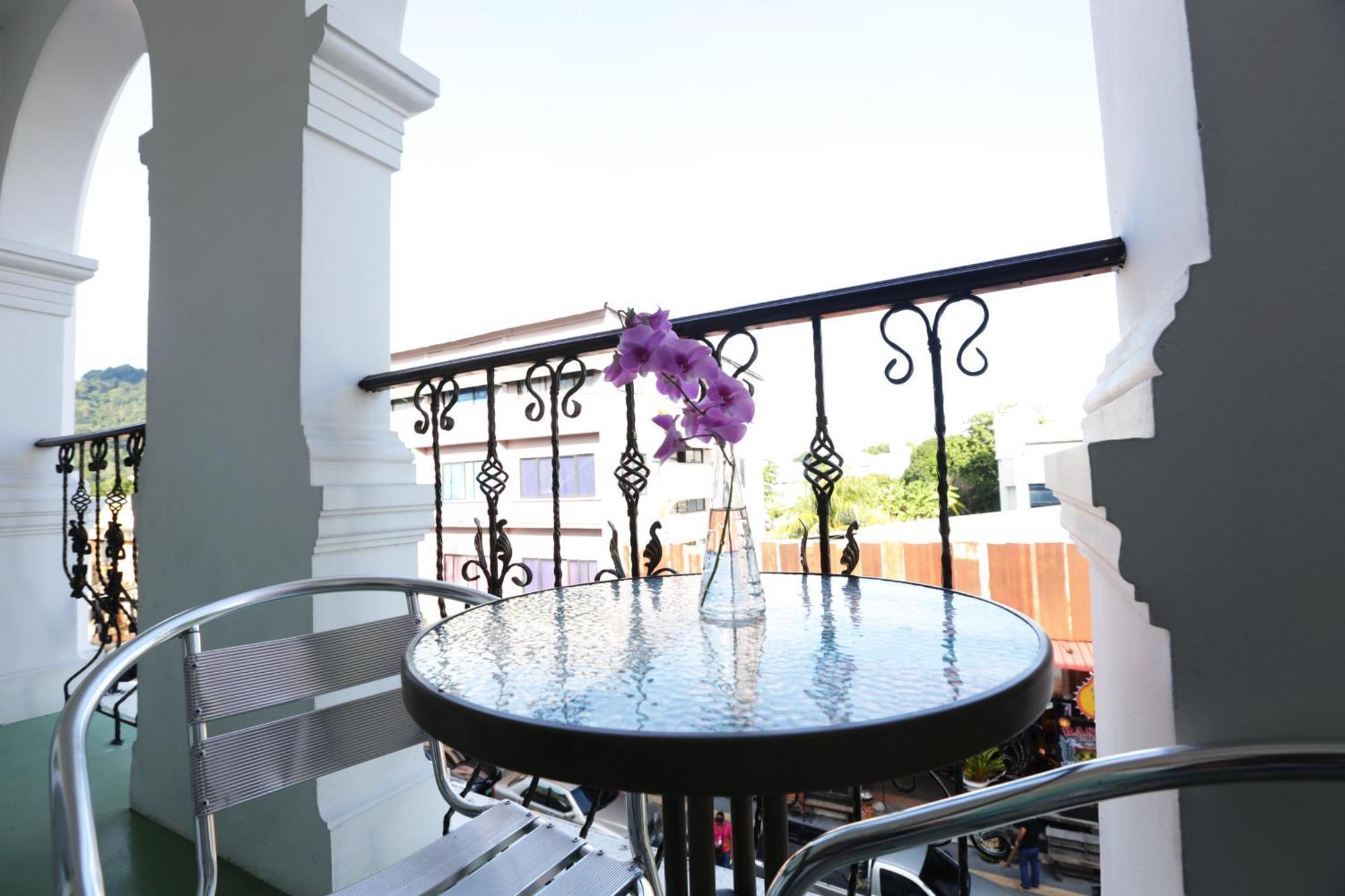 Casa Blanca Boutique - Sha Hotel 3*