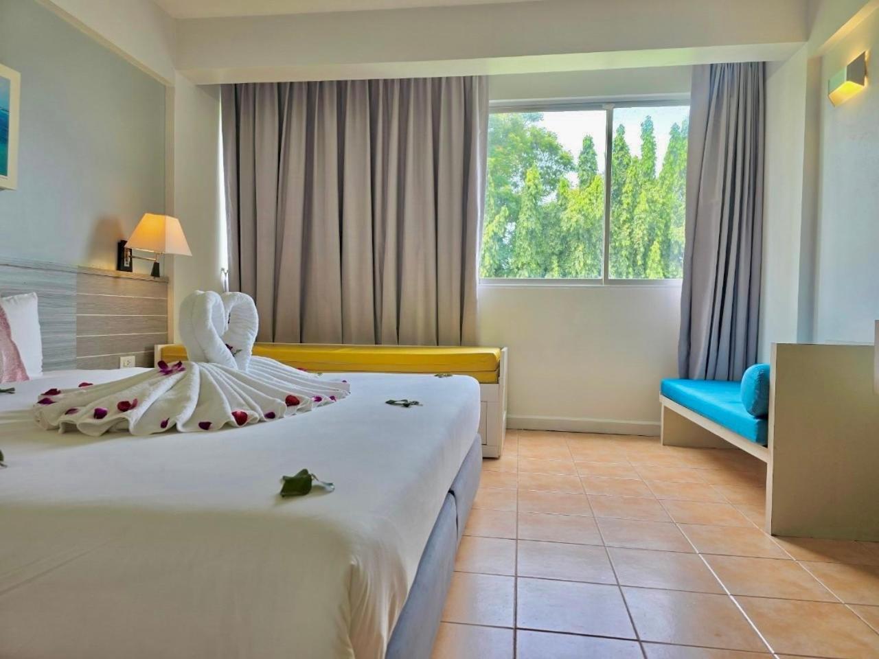 Hotel On Phuket - Sha 3*