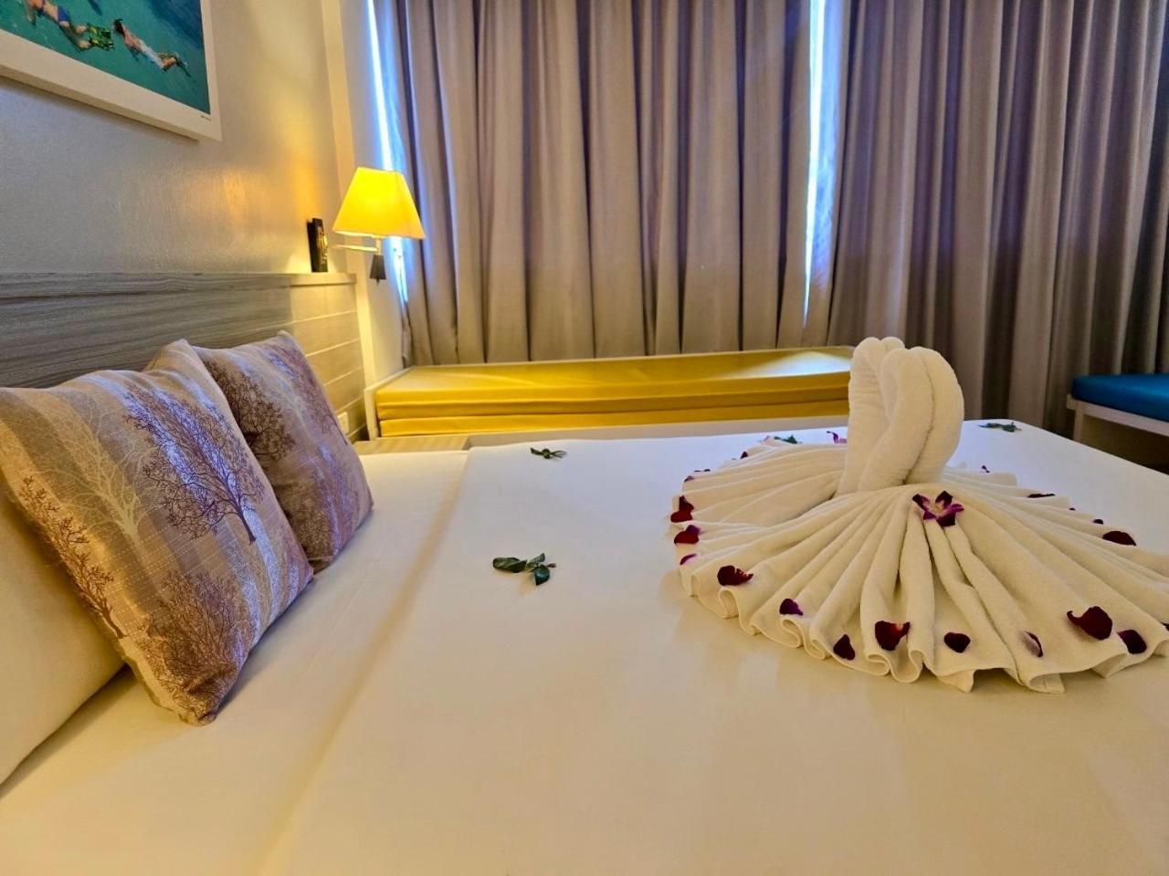 Hotel On Phuket - Sha