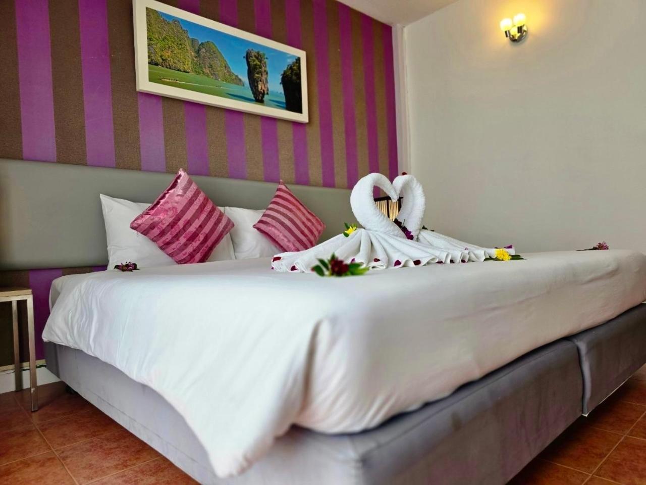 Hotel On Phuket - Sha Karon
