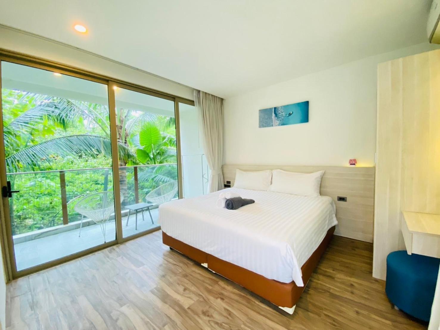 Oceana Kamala Beach