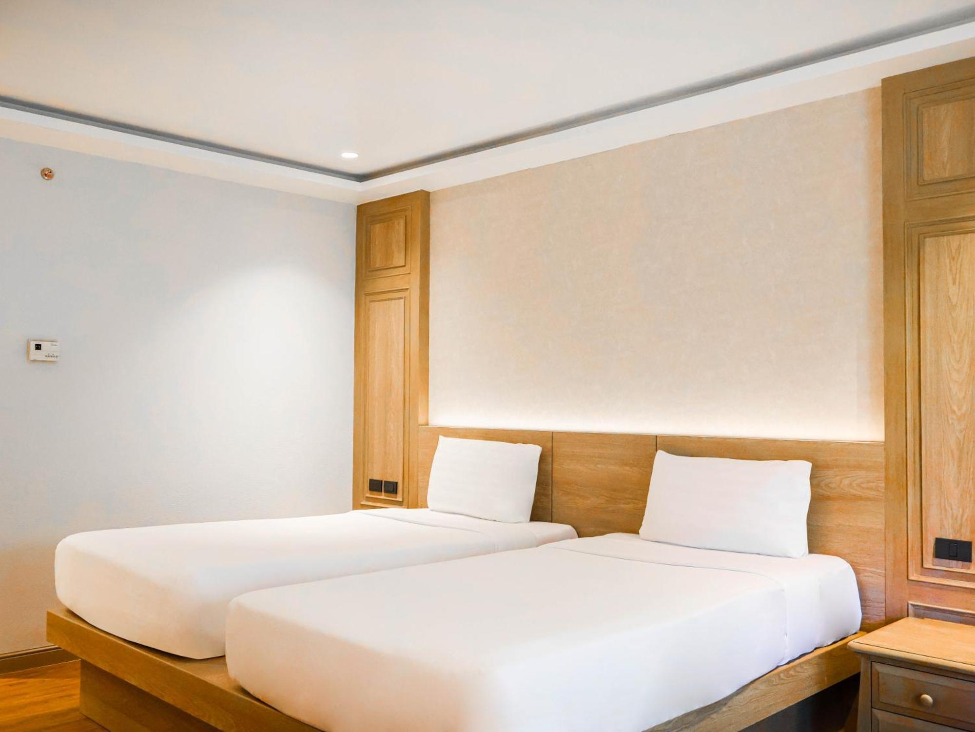 Resort Phuket Orchid And 4*