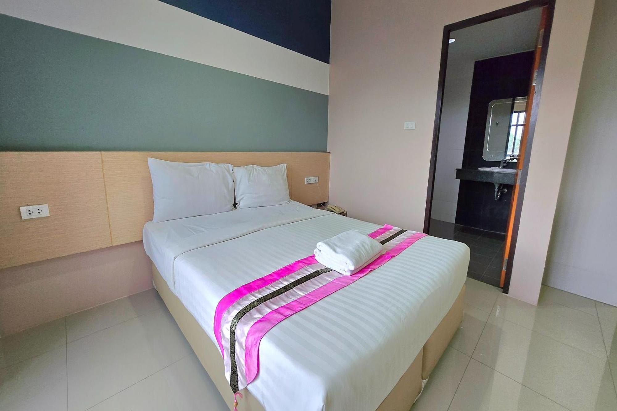Jj Town * Phuket