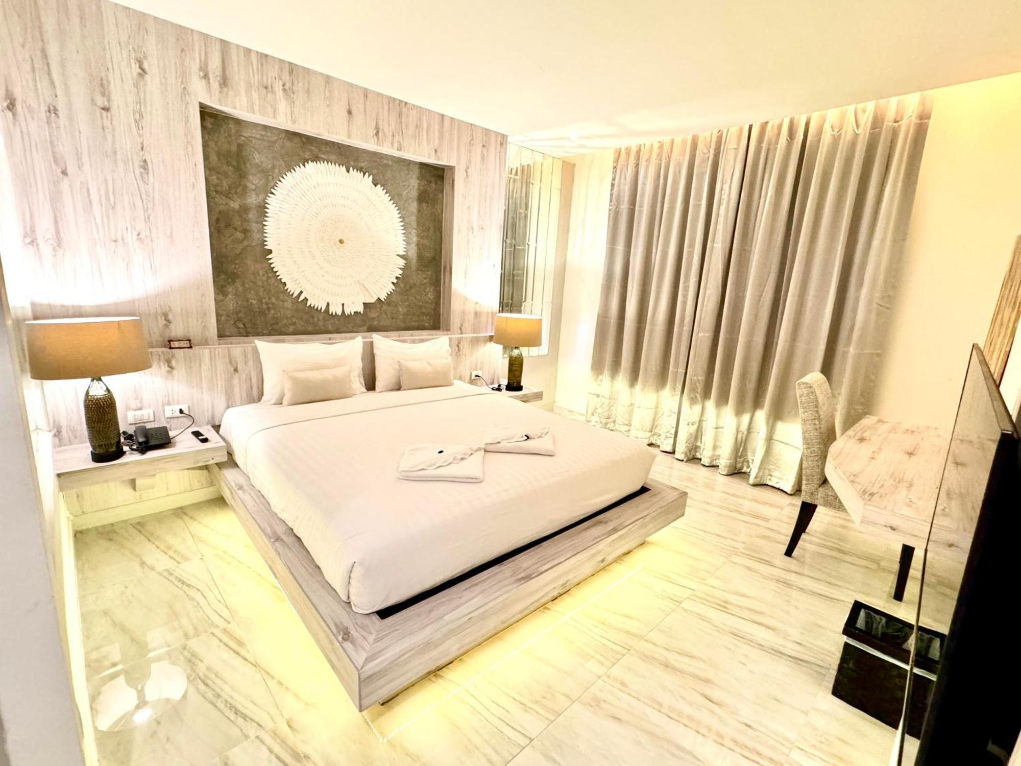 Hotel De Coze Patong