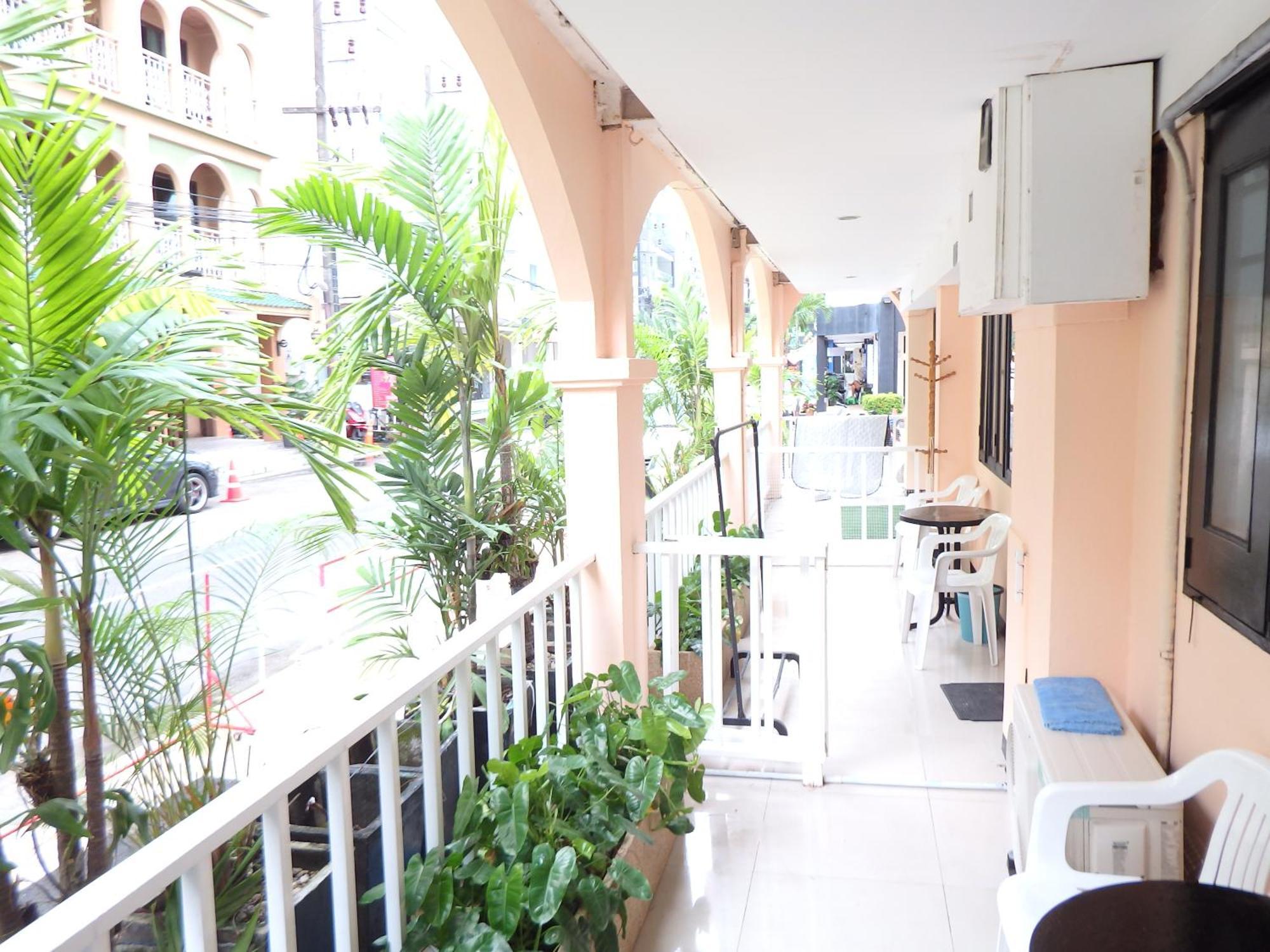 Boomerang Hostel