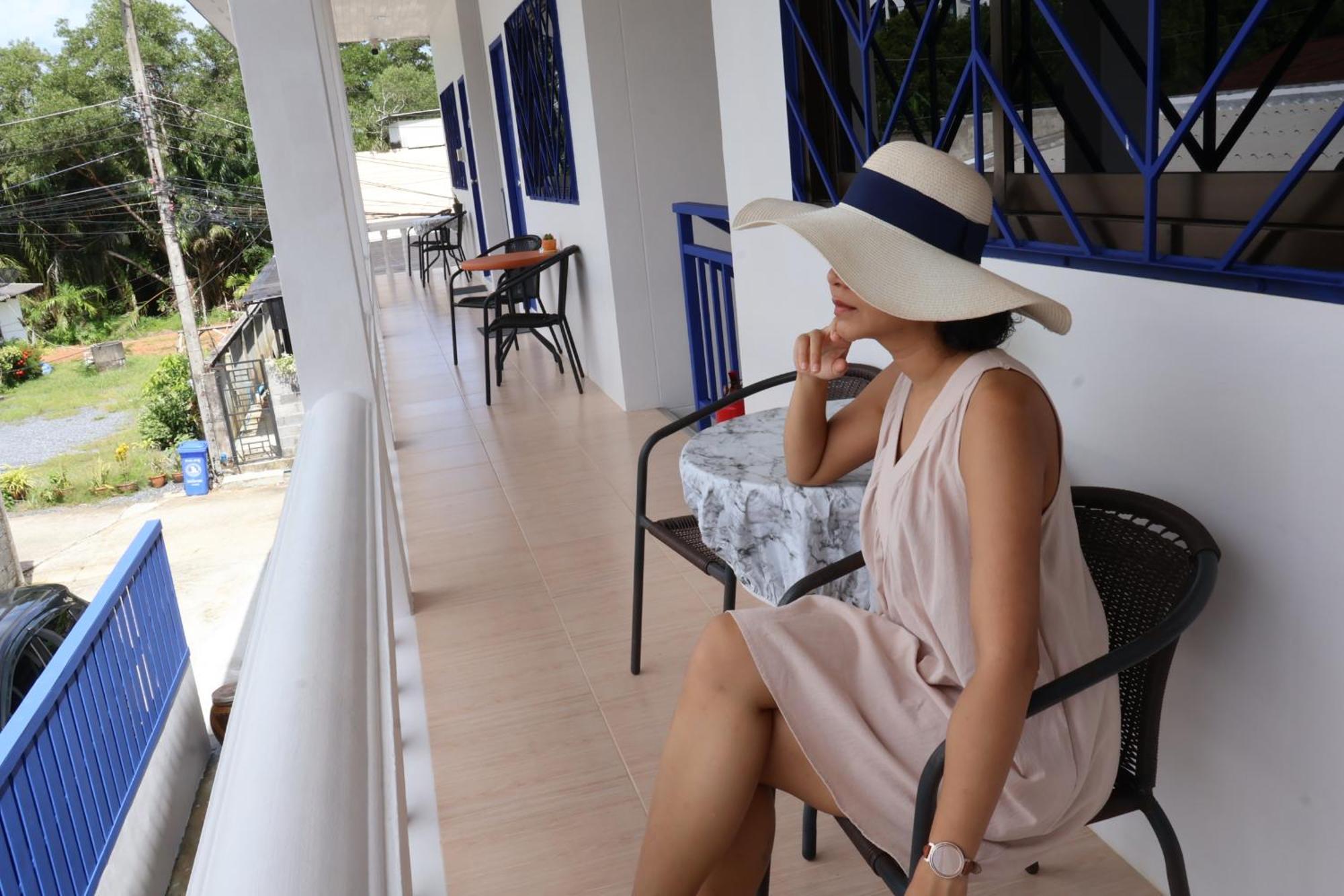 Sun & Sea Phuket Guest house