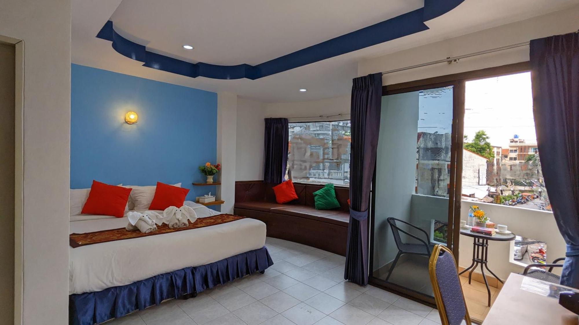 Hotel Heaven House Restro & Bar