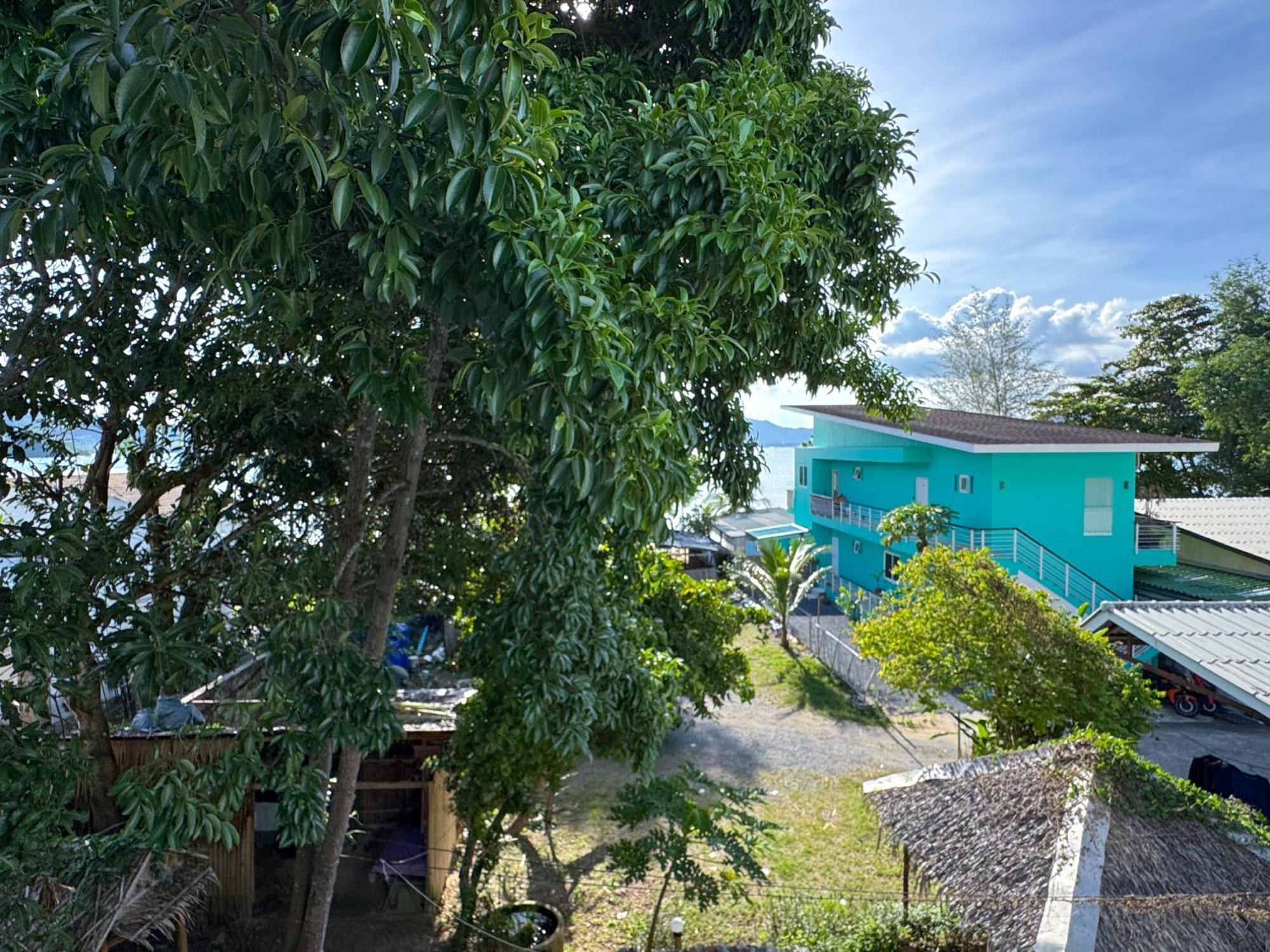 Sea Dreamer Beachfront Apartment