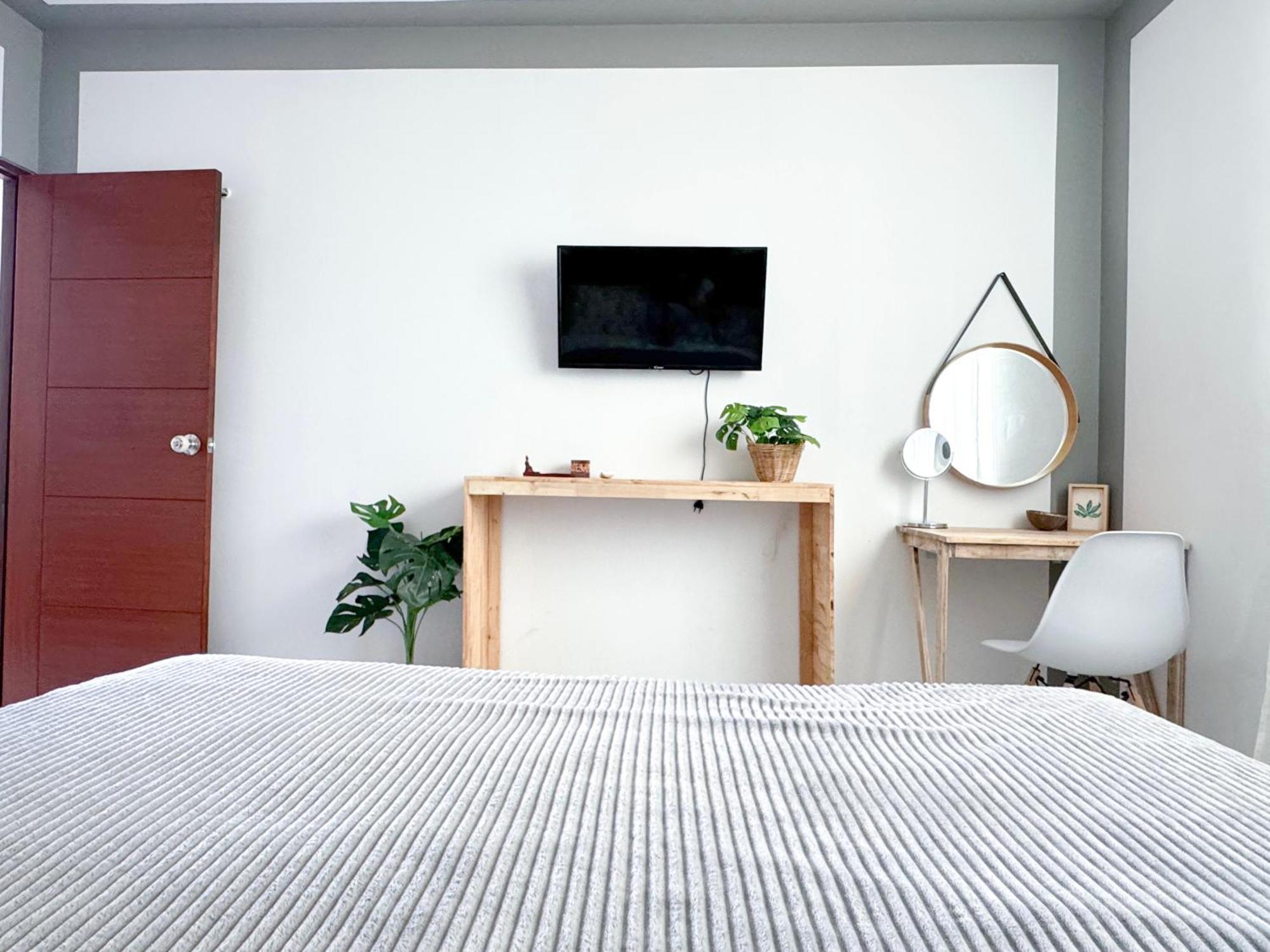 Sea Dreamer Beachfront Apartment *