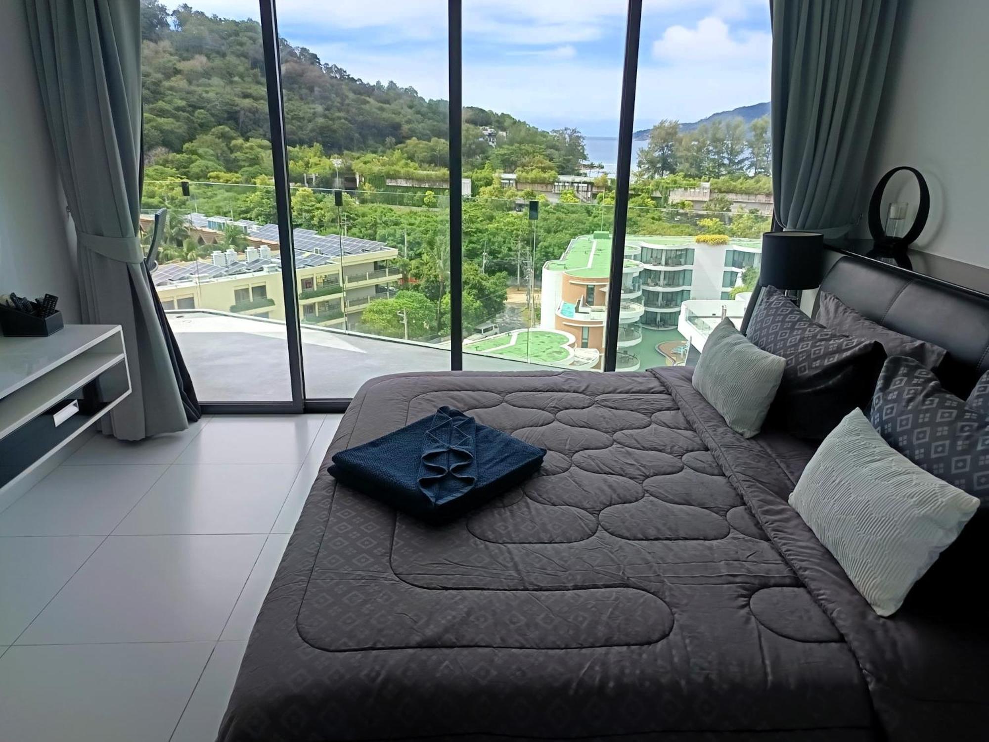 Twin Sands Penthouse Resort *