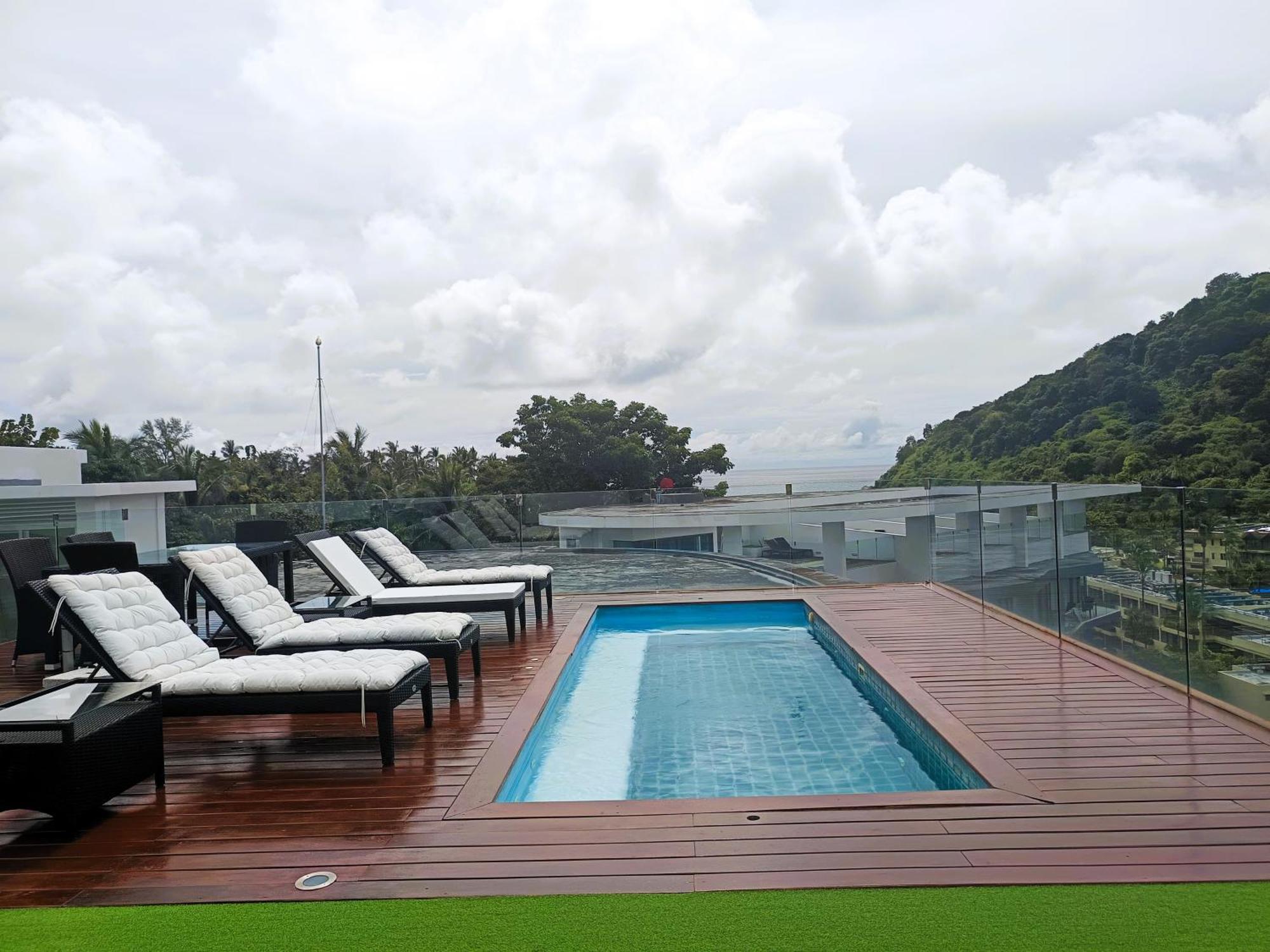 Twin Sands Penthouse Resort