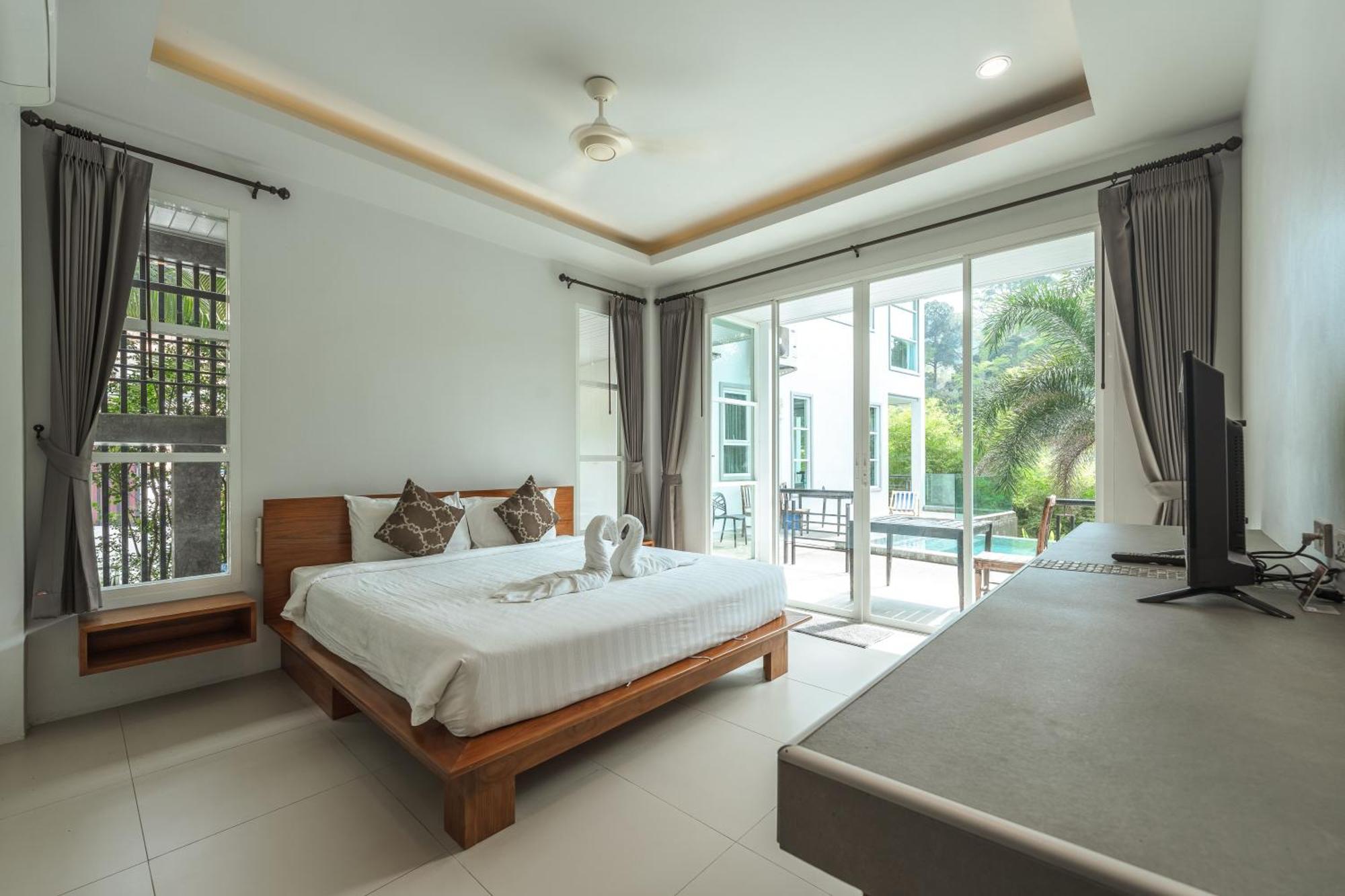 Little Hill Aparthotel