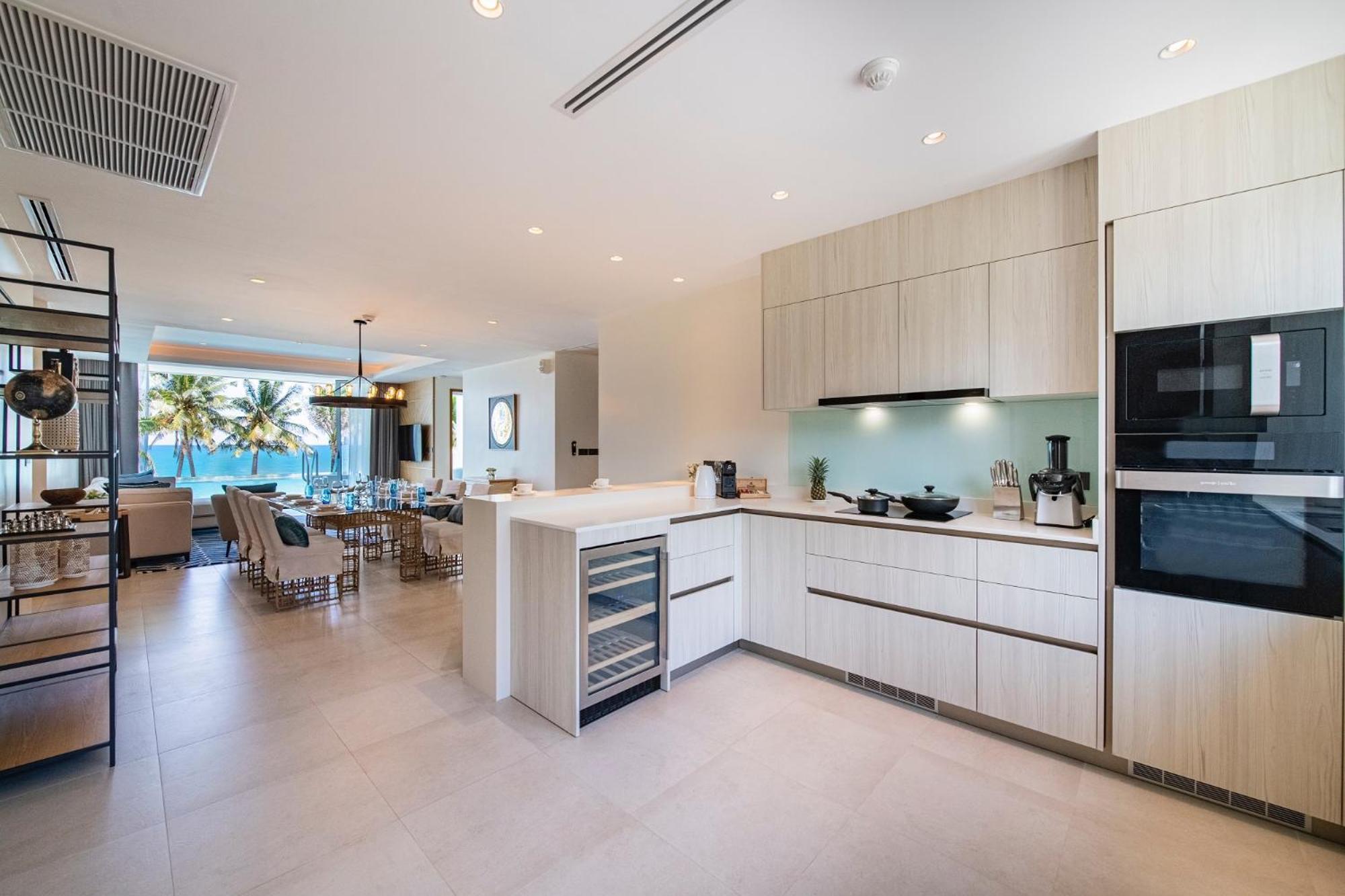 Beachfront Residences - Stunning Sea And View *