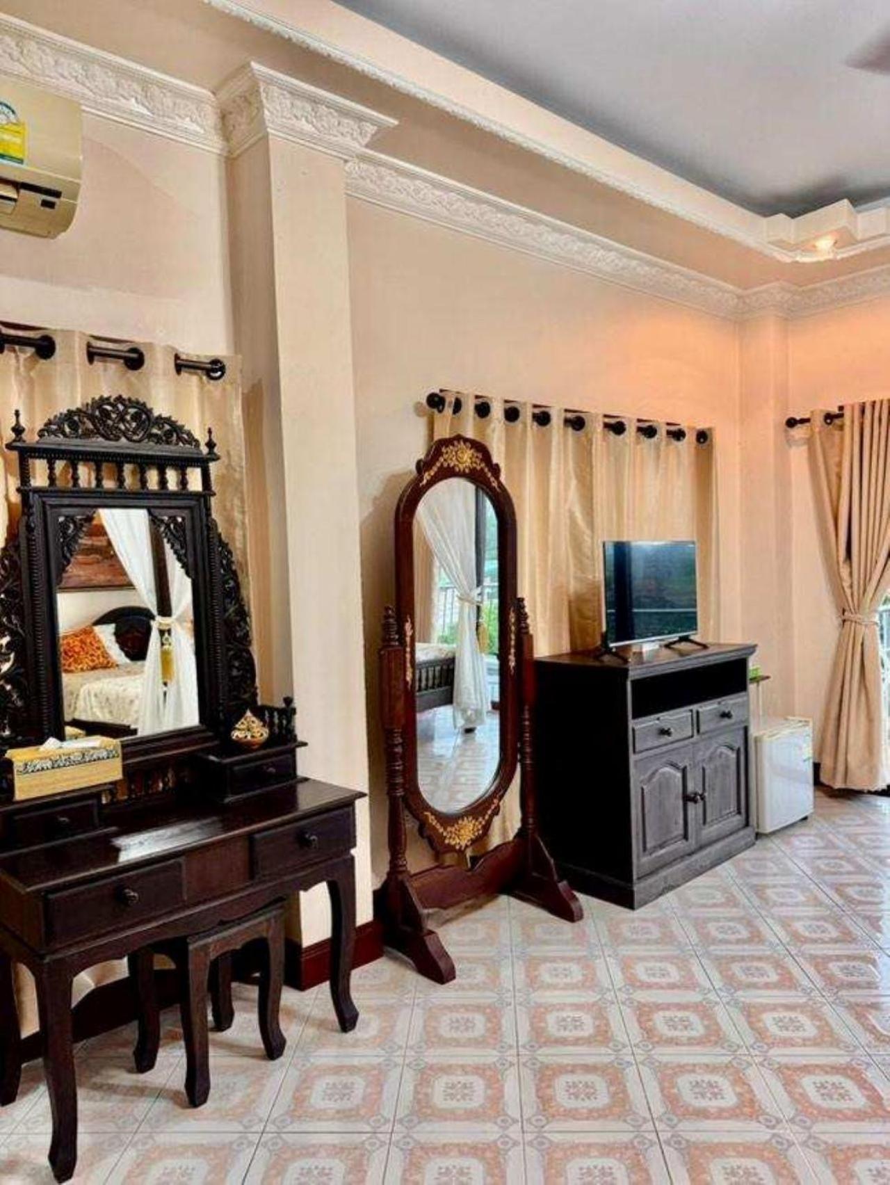 Majestic Phuket. Guest house