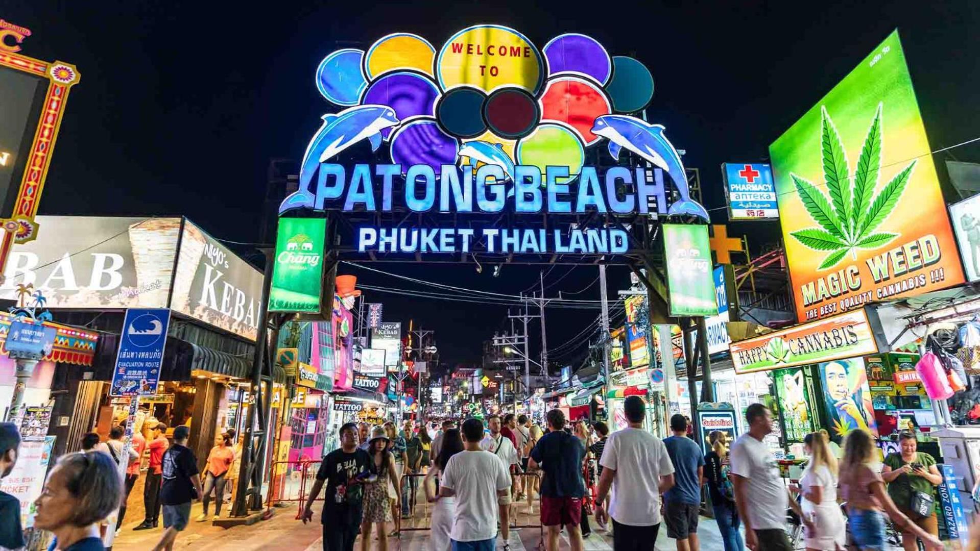 At Phuket By Lofty Apartment