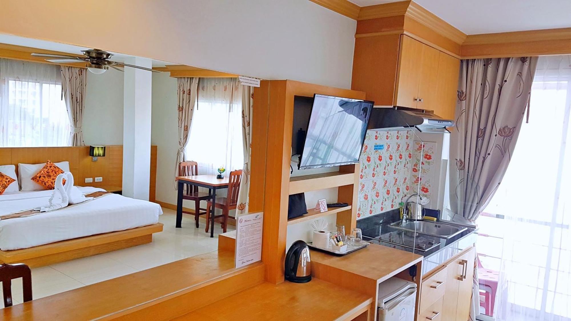 Harbor & Service Hotel Patong