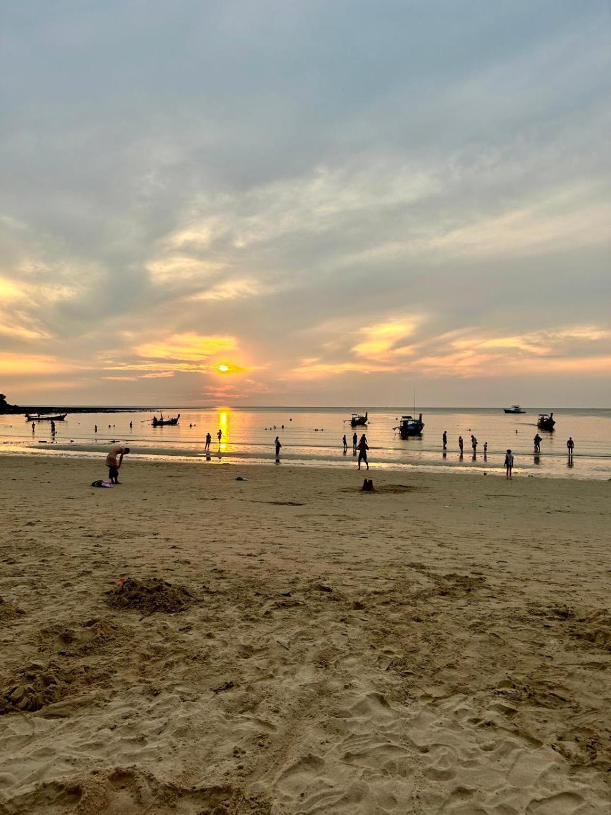 Phuket Phuchada * Nai Yang