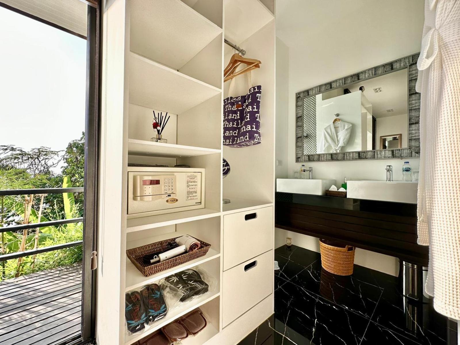 Yin, Private Oceanfront Villa, Villa *