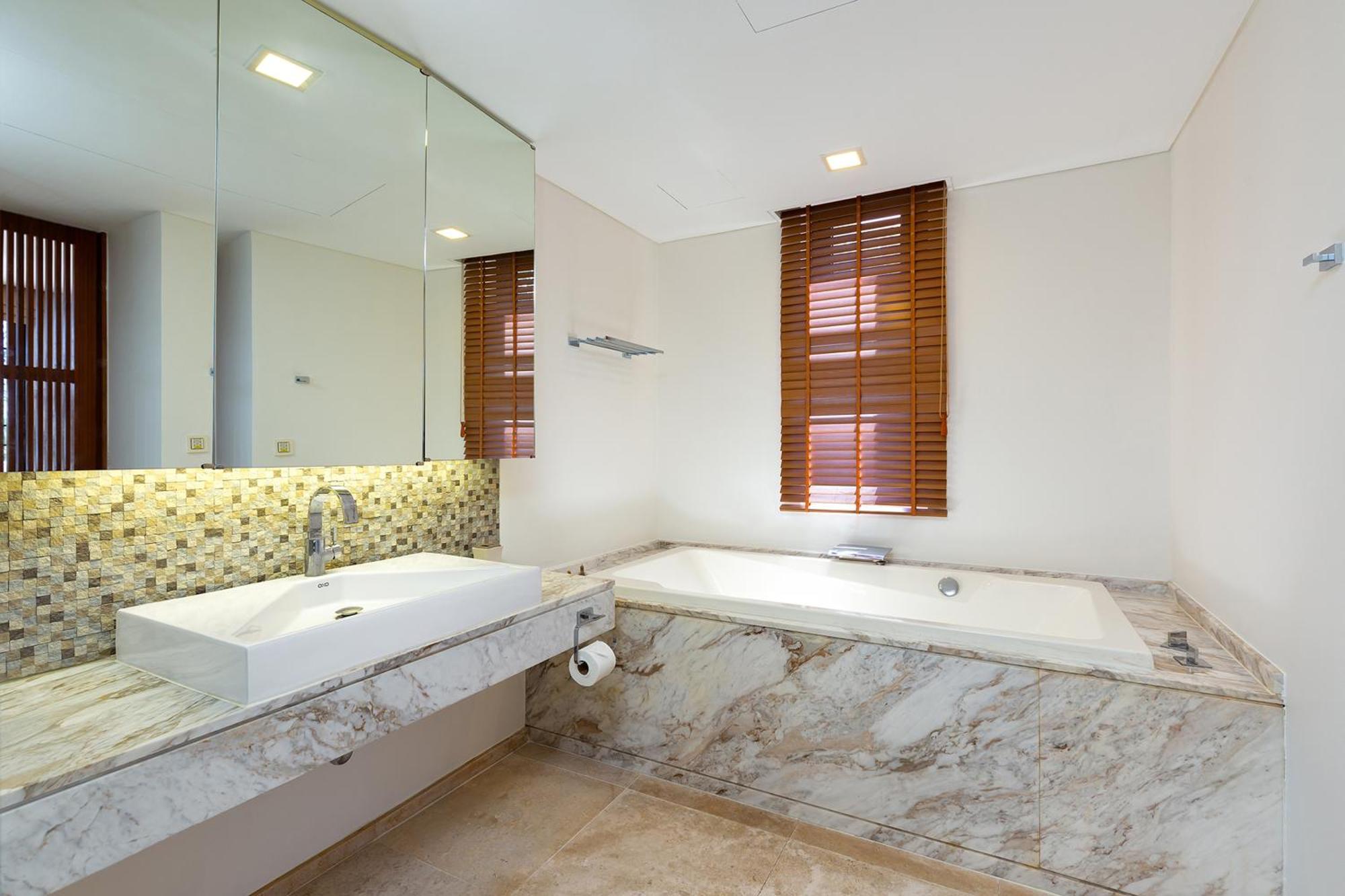 2br Luxury Residence, Scenic View, 5min To Beach, The Heights C3 *