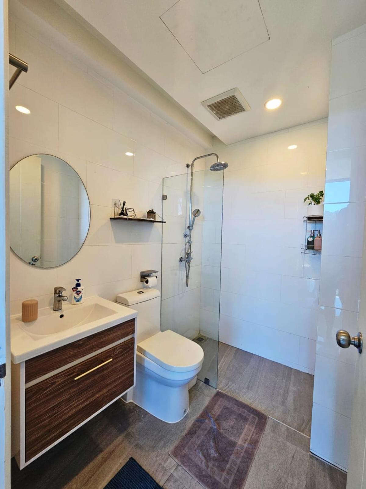 The Viva High Apartment *