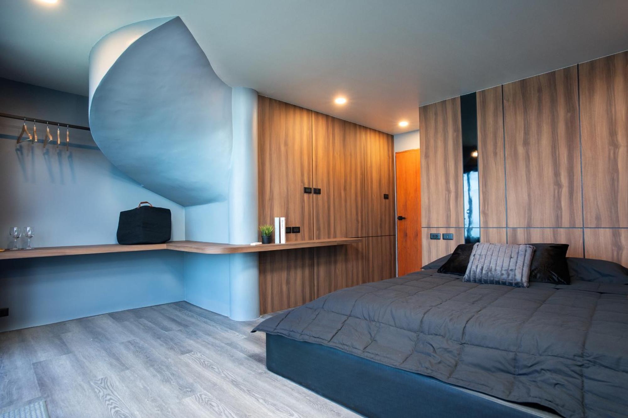 3 Double U - Kalim Sea View Apartment Patong