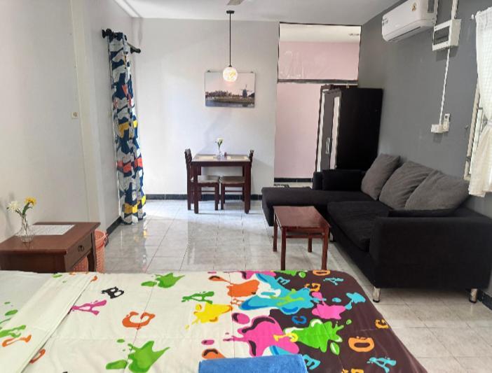 Apartment With Aircon N Kitchen *