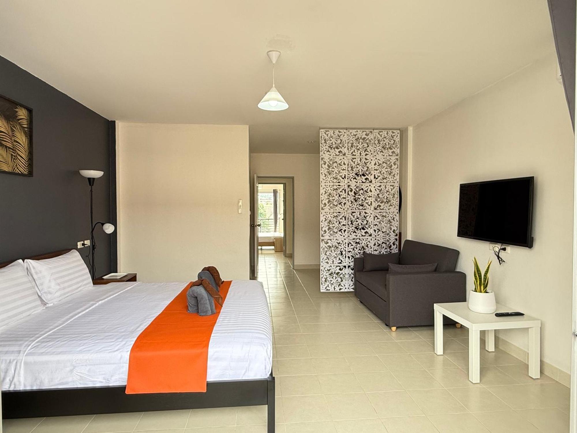 Thalassa Pool Kata Beach (Phuket)