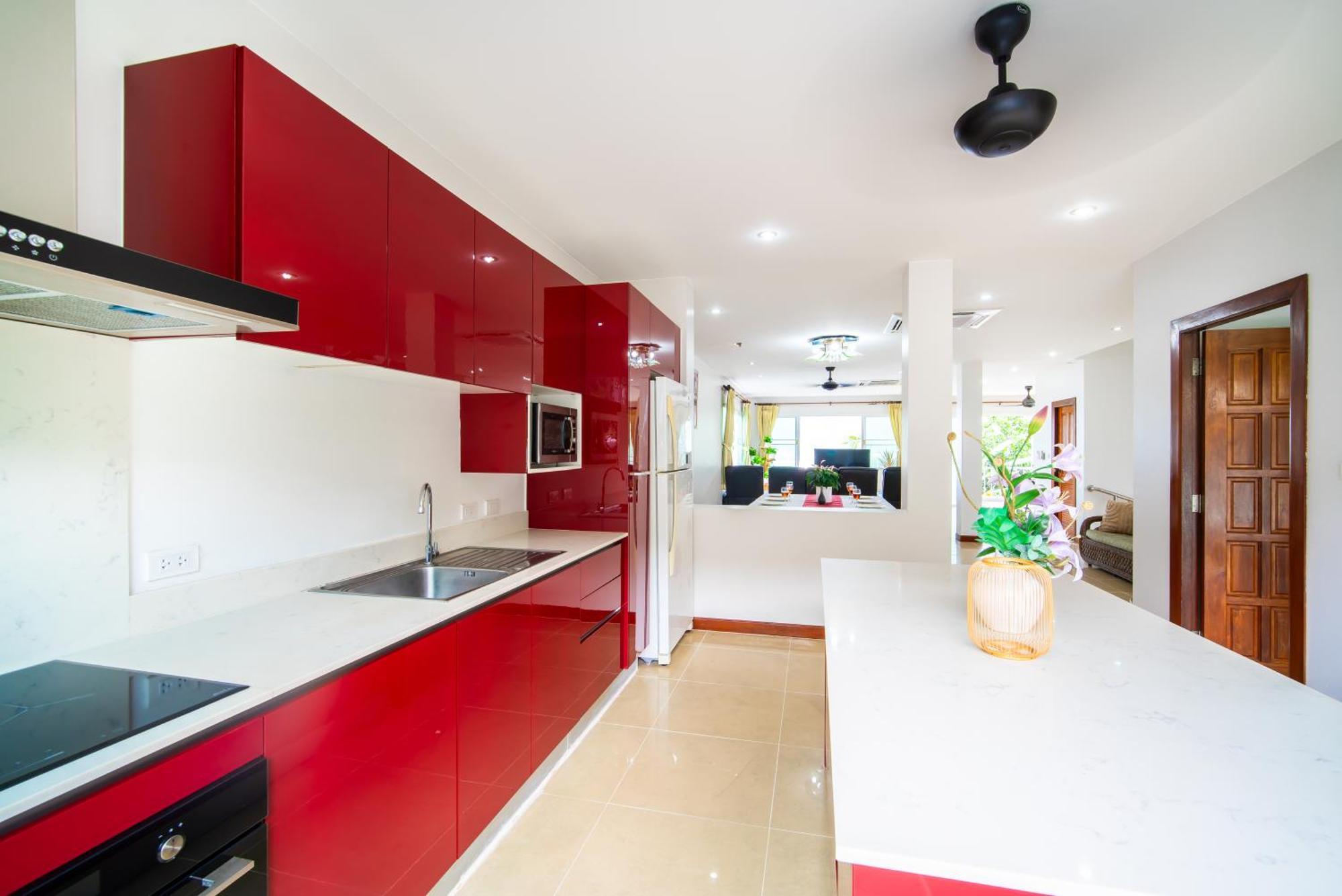 Villa3 四卧海景泳池别墅 近班赞海鲜市场 中英泰三语服务 Villa Patong