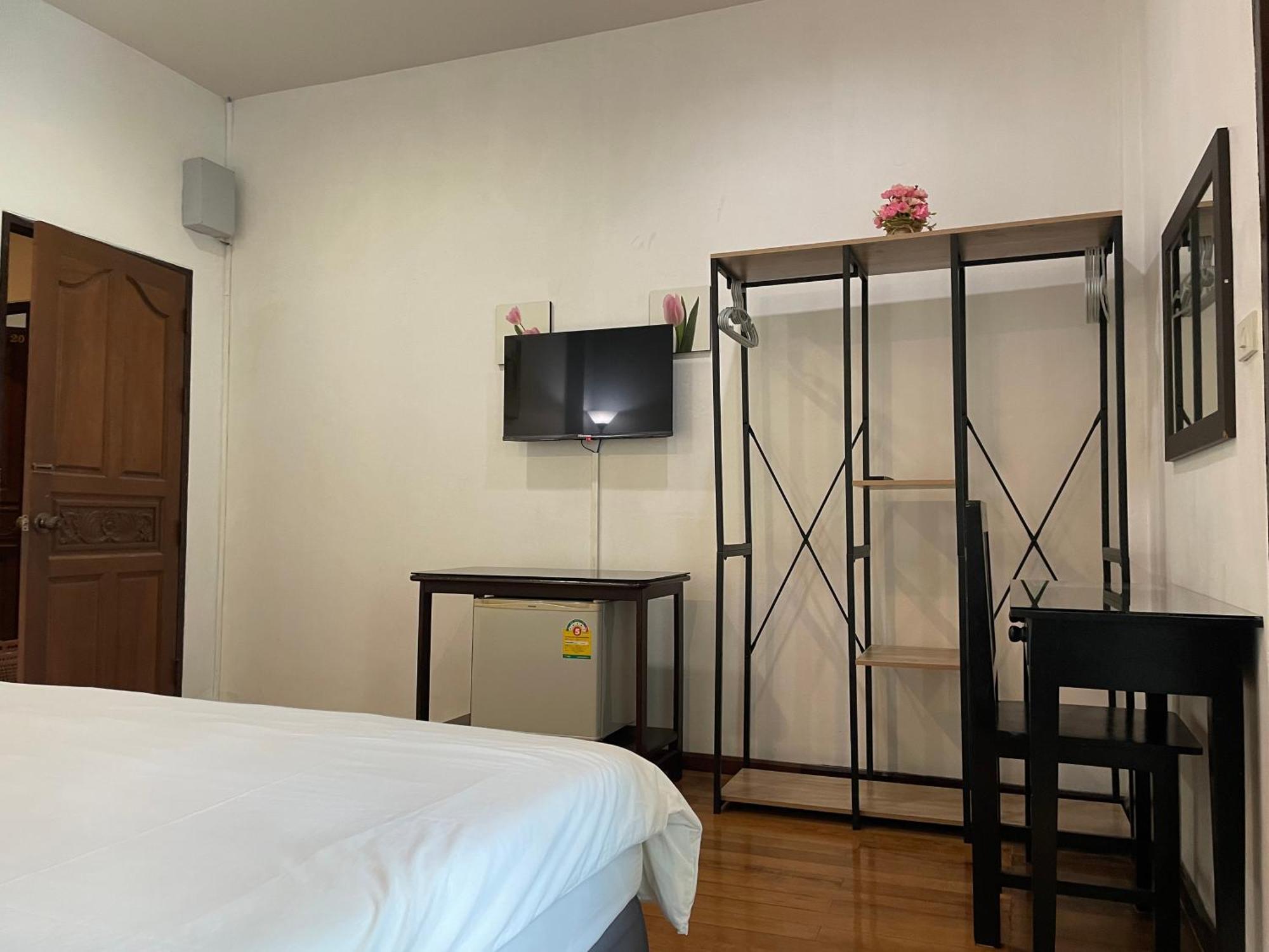 Hotel Nawaporn Place