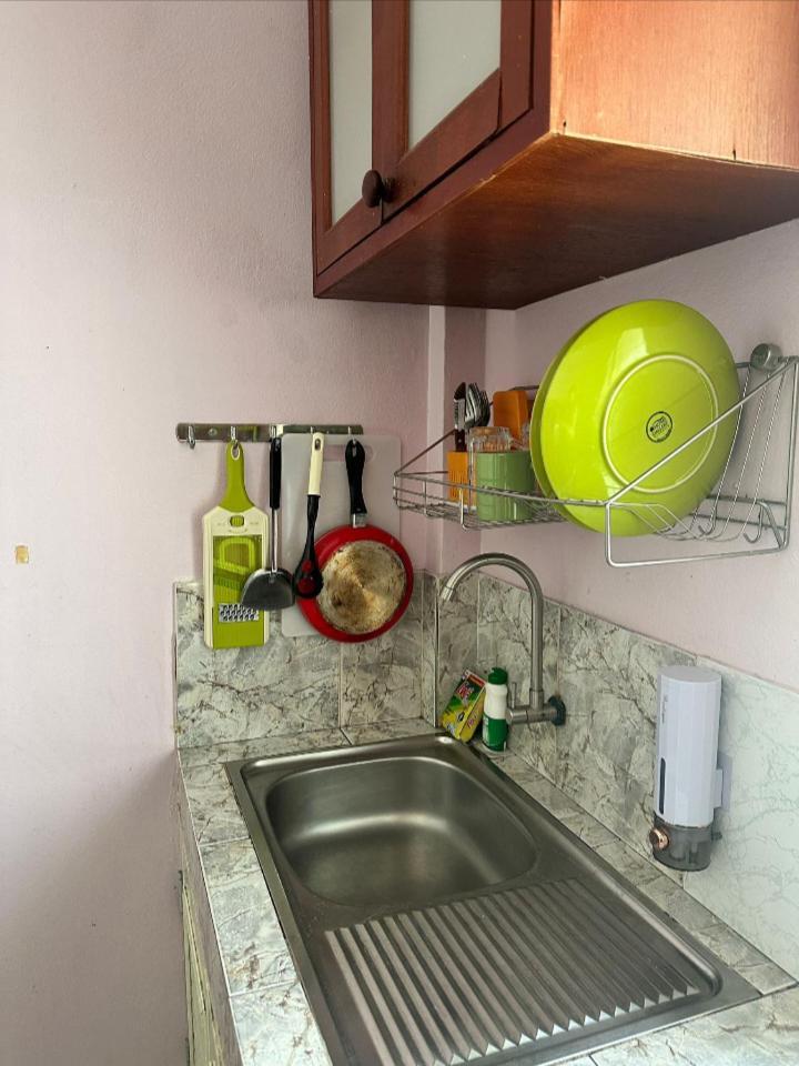 With Aircon N Kitchen