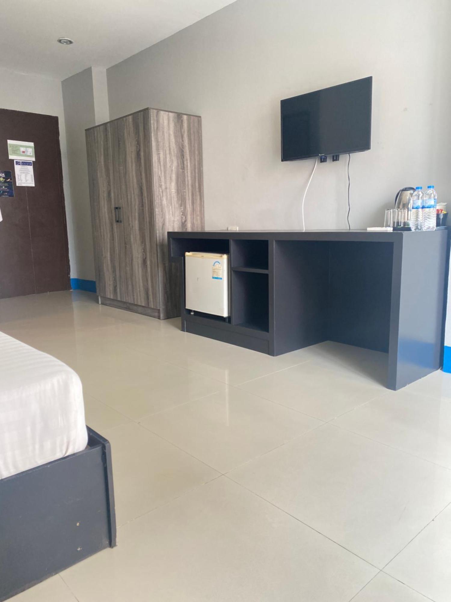 Hotel Holiday Home Patong