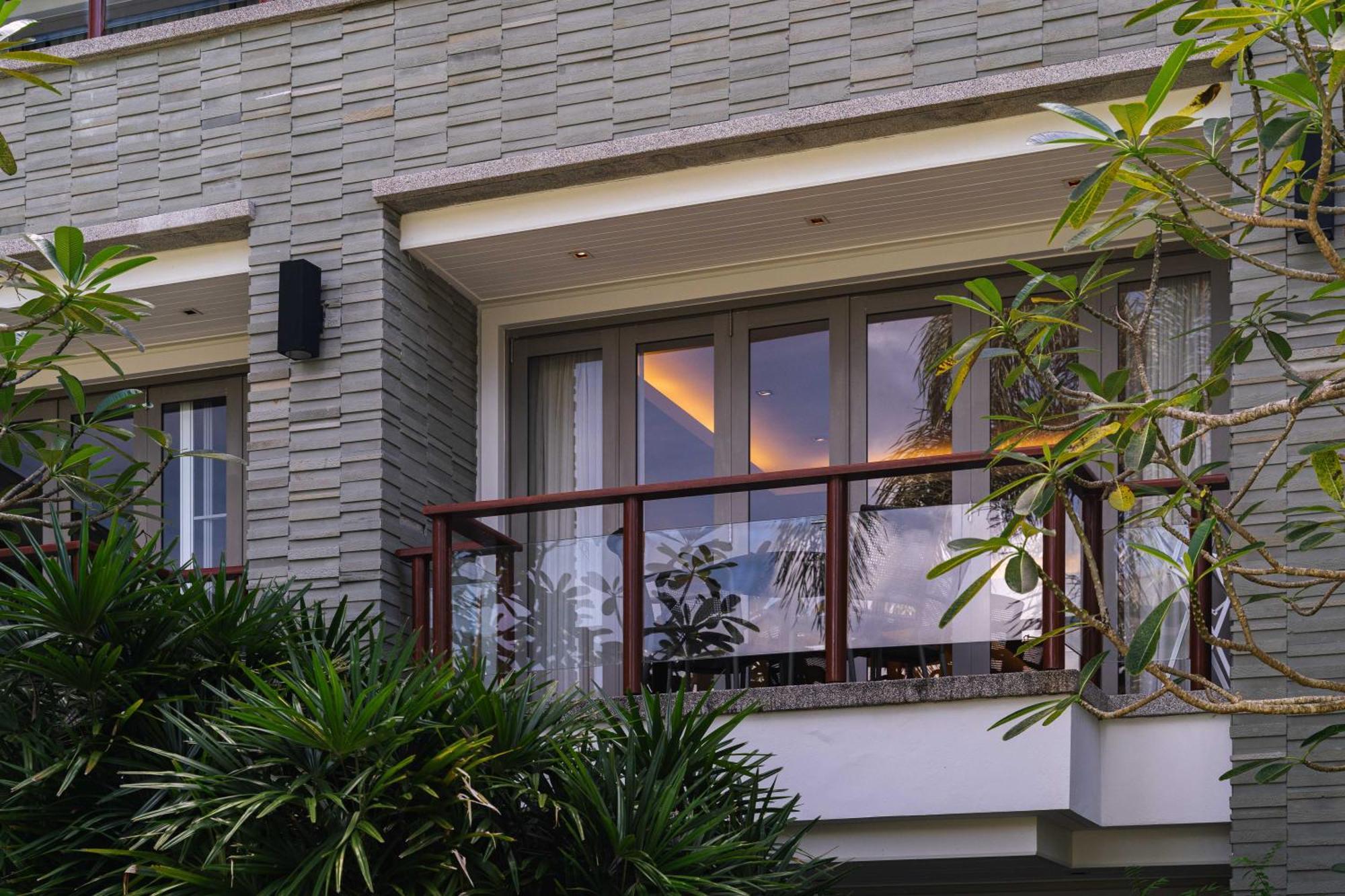 Beachfront Luxury 2 Bdr By Indreams, Beach Apartment